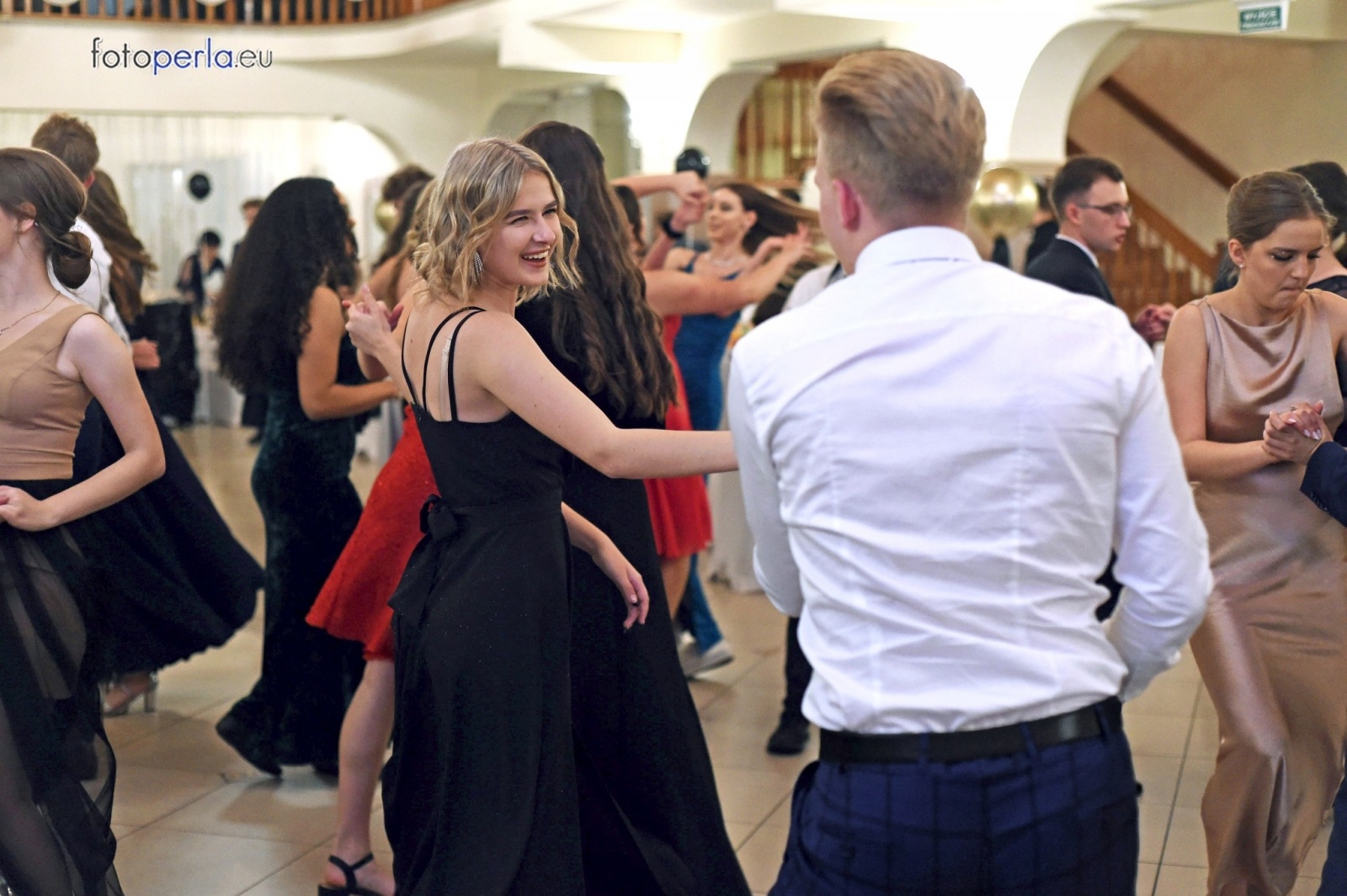 Zdjęcie w galerii na portalu naszraciborz.pl: To była niezapomniana noc. Studniówka II LO po polonezach wiadomości z regionu