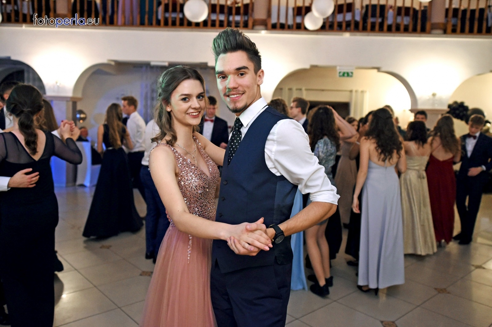 Zdjęcie w galerii na portalu naszraciborz.pl: To była niezapomniana noc. Studniówka II LO po polonezach wiadomości z regionu