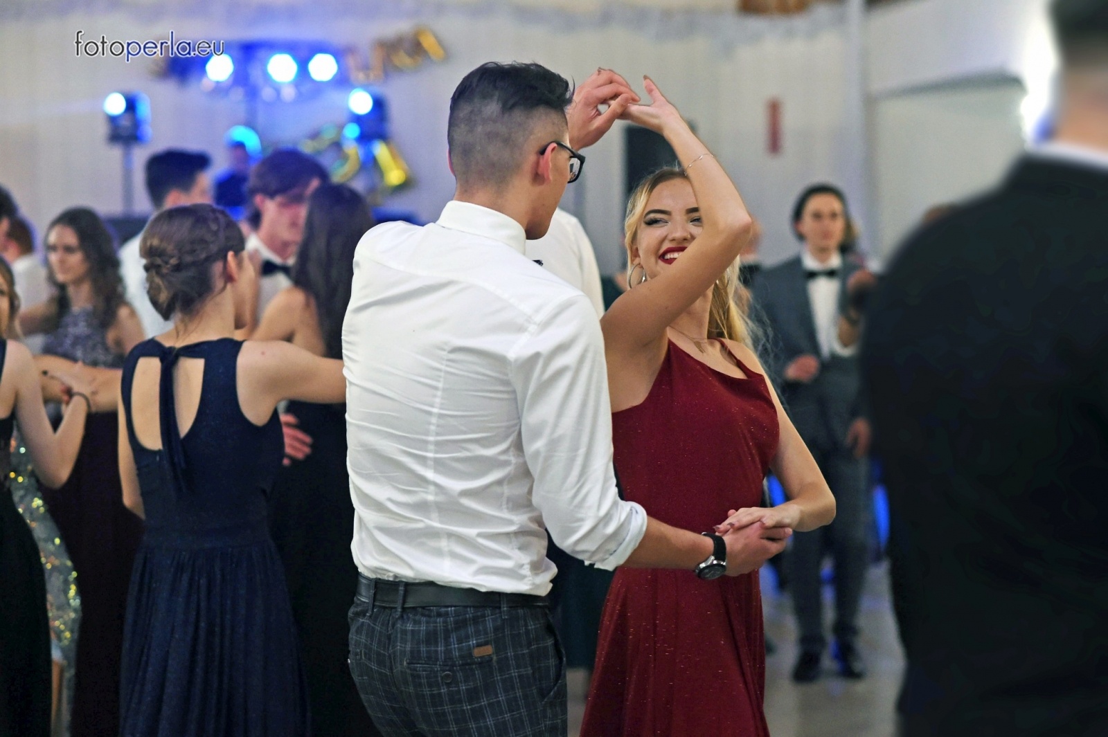 Zdjęcie w galerii na portalu naszraciborz.pl: To była niezapomniana noc. Studniówka II LO po polonezach wiadomości z regionu