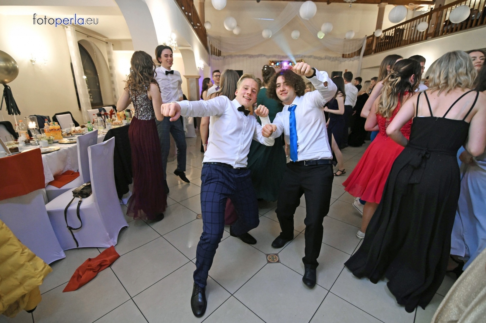 Zdjęcie w galerii na portalu naszraciborz.pl: To była niezapomniana noc. Studniówka II LO po polonezach wiadomości z regionu