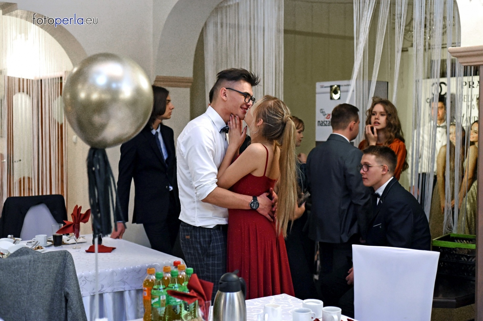 Zdjęcie w galerii na portalu naszraciborz.pl: To była niezapomniana noc. Studniówka II LO po polonezach wiadomości z regionu