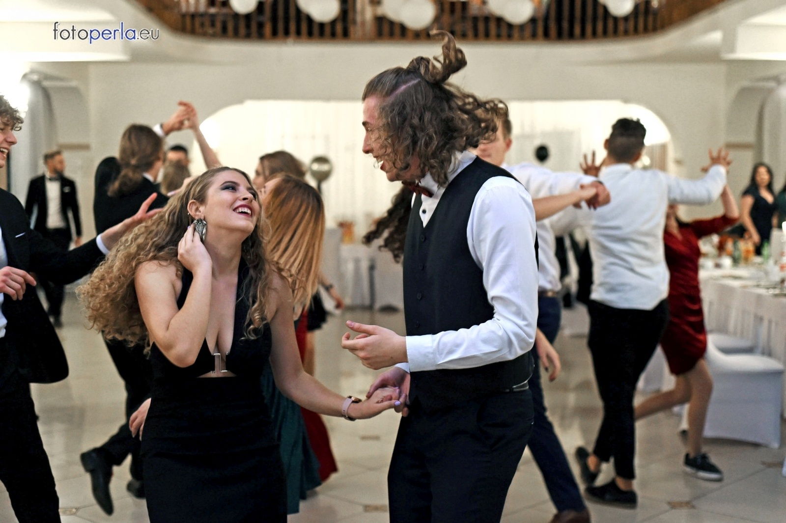 Zdjęcie w galerii na portalu naszraciborz.pl: To była niezapomniana noc. Studniówka II LO po polonezach wiadomości z regionu