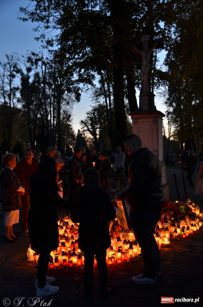 Zdjęcie w galerii na portalu naszraciborz.pl: Jeruzalem w wigilię Wszystkich Świętych. 1 listopada Ocicka przy cmentarzu będzie zamknięta wiadomości z regionu