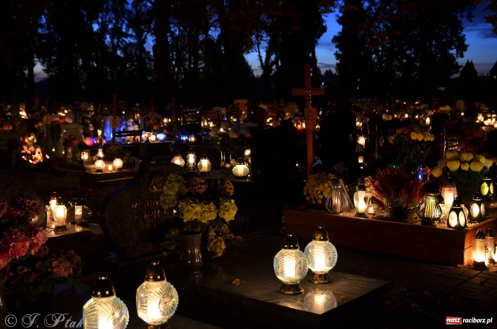 Zdjęcie w galerii na portalu naszraciborz.pl: Jeruzalem w wigilię Wszystkich Świętych. 1 listopada Ocicka przy cmentarzu będzie zamknięta wiadomości z regionu