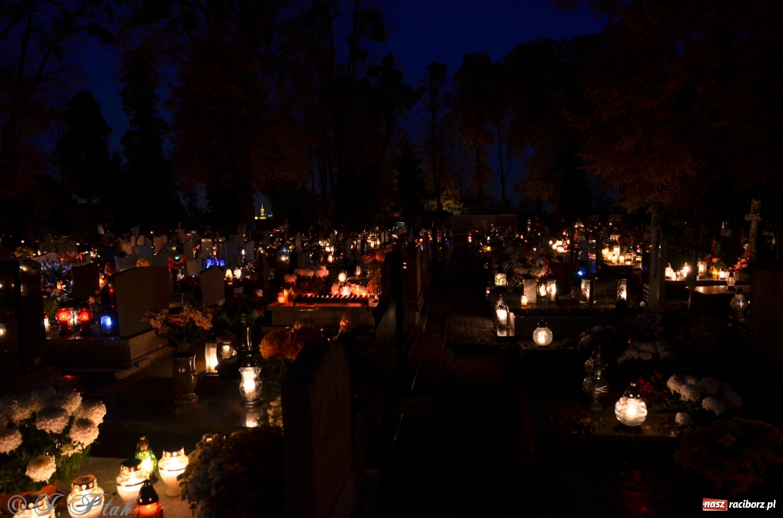 Zdjęcie w galerii na portalu naszraciborz.pl: Jeruzalem w wigilię Wszystkich Świętych. 1 listopada Ocicka przy cmentarzu będzie zamknięta wiadomości z regionu
