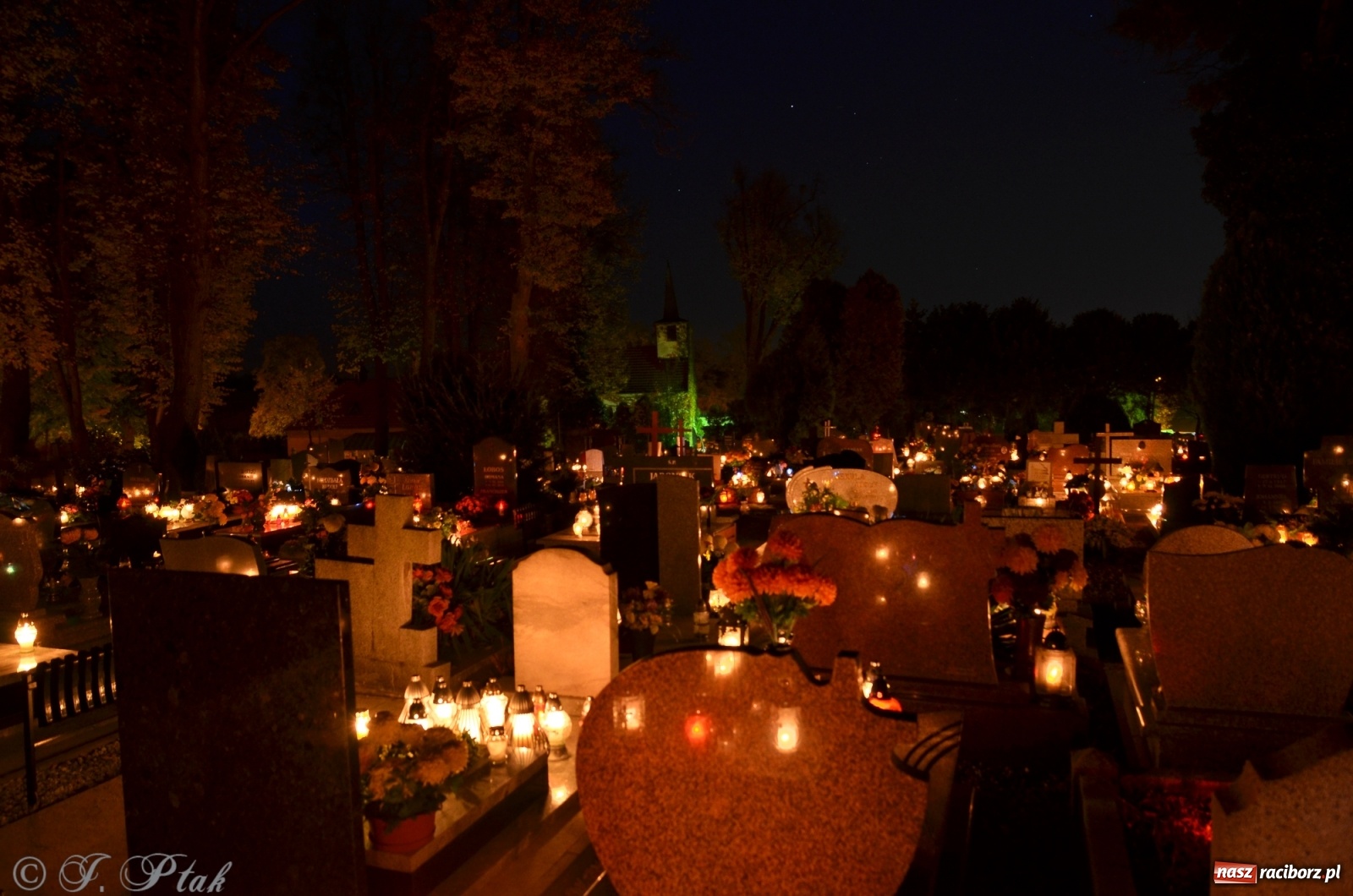 Zdjęcie w galerii na portalu naszraciborz.pl: Jeruzalem w wigilię Wszystkich Świętych. 1 listopada Ocicka przy cmentarzu będzie zamknięta wiadomości z regionu