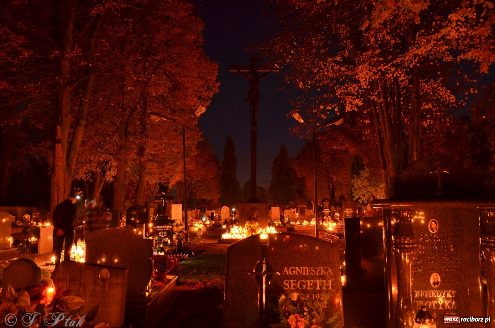 Zdjęcie w galerii na portalu naszraciborz.pl: Jeruzalem w wigilię Wszystkich Świętych. 1 listopada Ocicka przy cmentarzu będzie zamknięta wiadomości z regionu