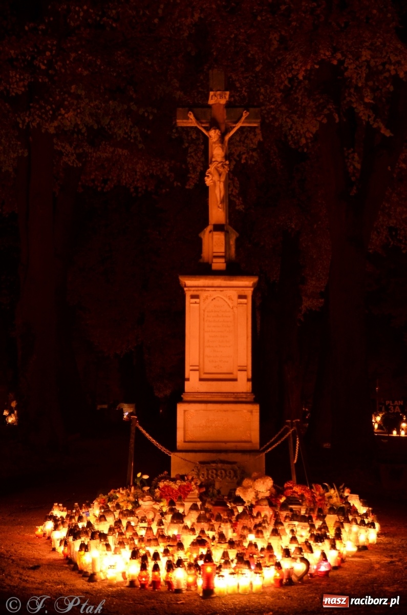 Zdjęcie w galerii na portalu naszraciborz.pl: Jeruzalem w wigilię Wszystkich Świętych. 1 listopada Ocicka przy cmentarzu będzie zamknięta wiadomości z regionu
