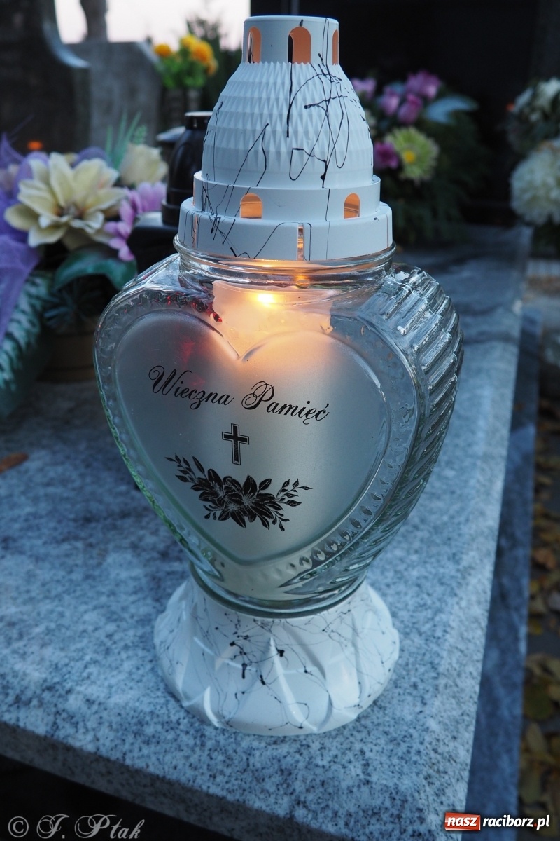 Zdjęcie w galerii na portalu naszraciborz.pl: Jeruzalem w wigilię Wszystkich Świętych. 1 listopada Ocicka przy cmentarzu będzie zamknięta wiadomości z regionu