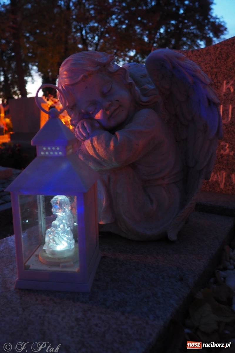 Zdjęcie w galerii na portalu naszraciborz.pl: Jeruzalem w wigilię Wszystkich Świętych. 1 listopada Ocicka przy cmentarzu będzie zamknięta wiadomości z regionu