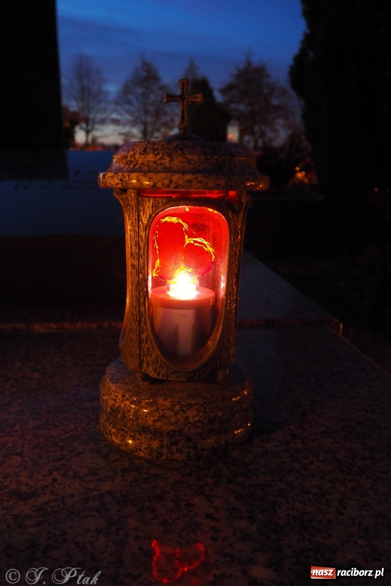 Zdjęcie w galerii na portalu naszraciborz.pl: Jeruzalem w wigilię Wszystkich Świętych. 1 listopada Ocicka przy cmentarzu będzie zamknięta wiadomości z regionu