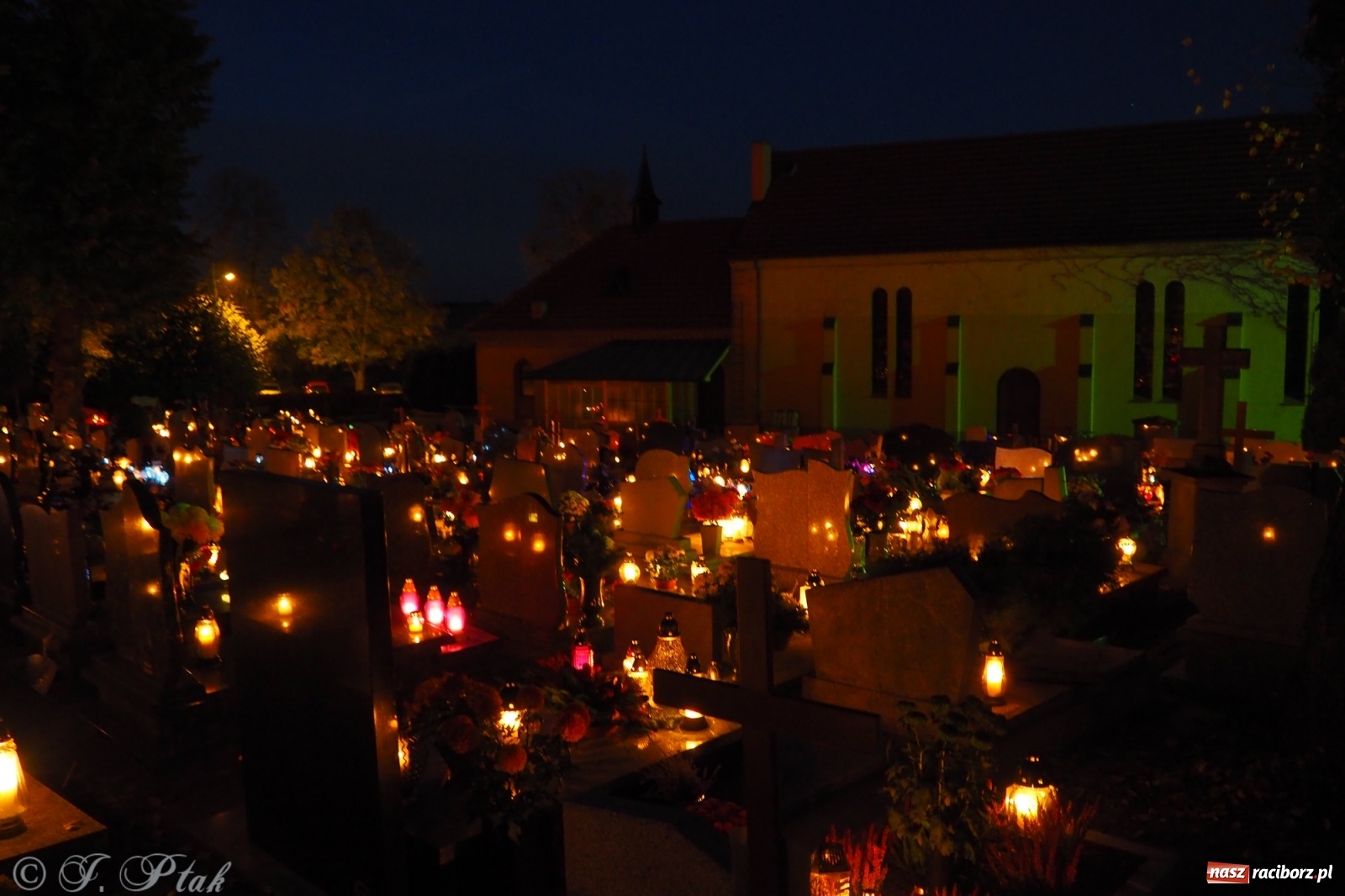 Zdjęcie w galerii na portalu naszraciborz.pl: Jeruzalem w wigilię Wszystkich Świętych. 1 listopada Ocicka przy cmentarzu będzie zamknięta wiadomości z regionu
