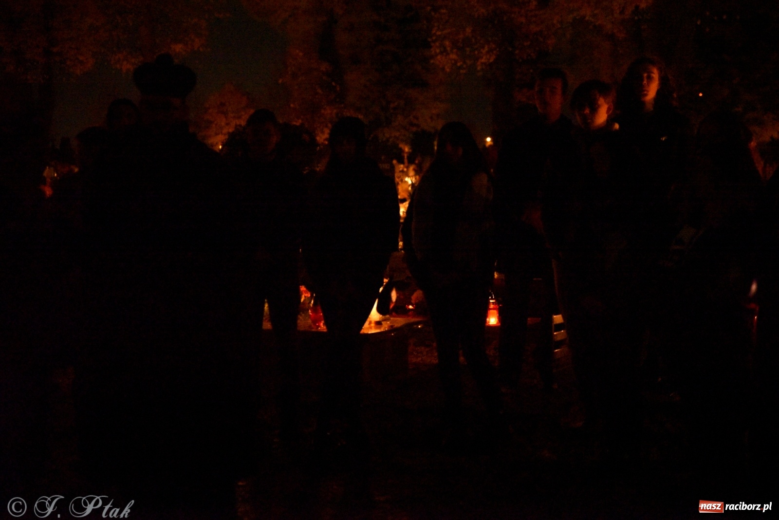 Zdjęcie w galerii na portalu naszraciborz.pl: Modlitwa młodych na raciborskim Jeruzalem wiadomości z regionu