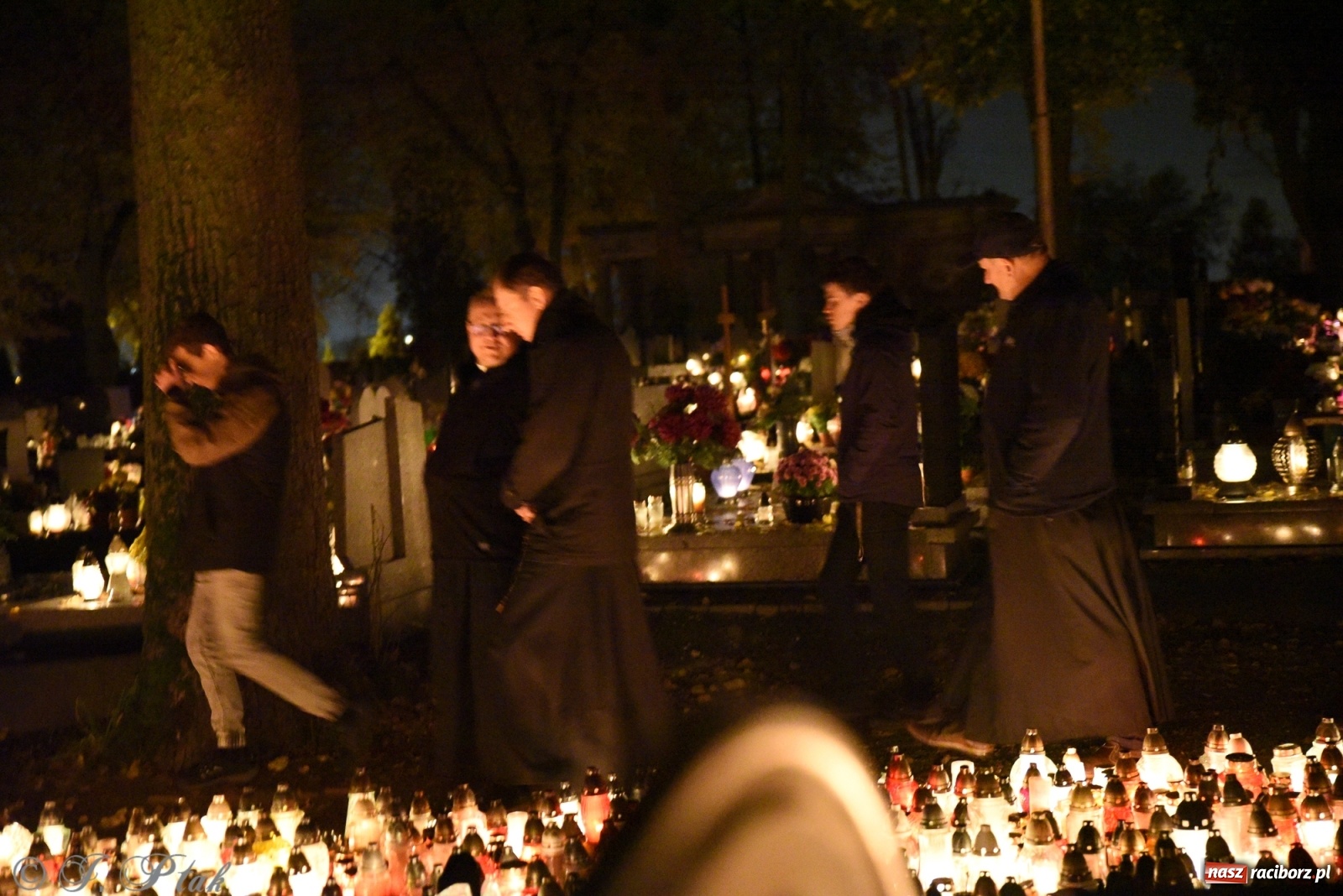 Zdjęcie w galerii na portalu naszraciborz.pl: Modlitwa młodych na raciborskim Jeruzalem wiadomości z regionu