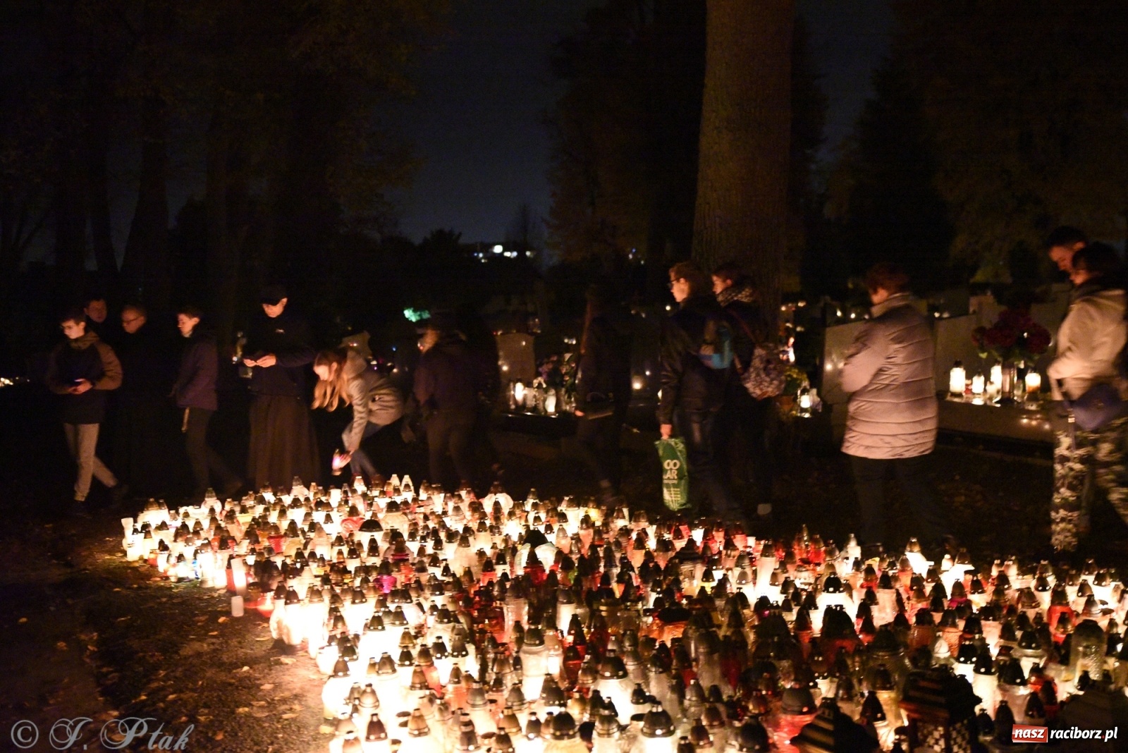 Zdjęcie w galerii na portalu naszraciborz.pl: Modlitwa młodych na raciborskim Jeruzalem wiadomości z regionu