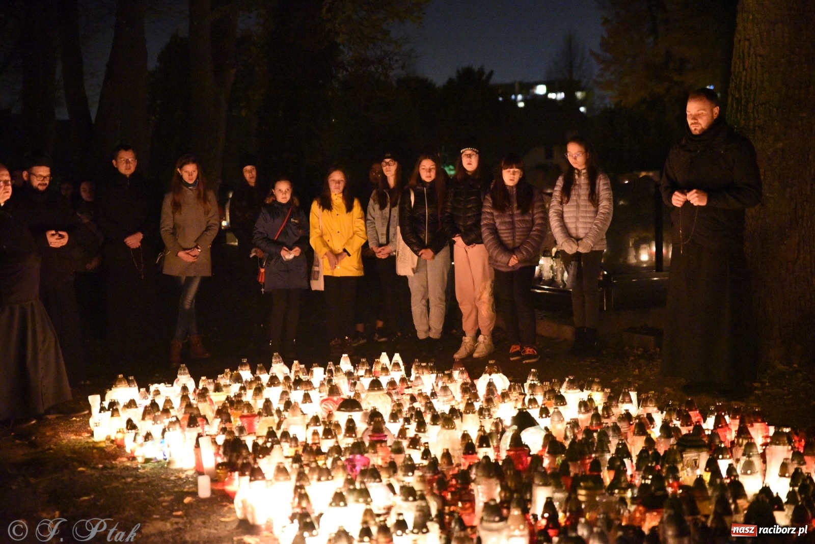 Zdjęcie w galerii na portalu naszraciborz.pl: Modlitwa młodych na raciborskim Jeruzalem wiadomości z regionu