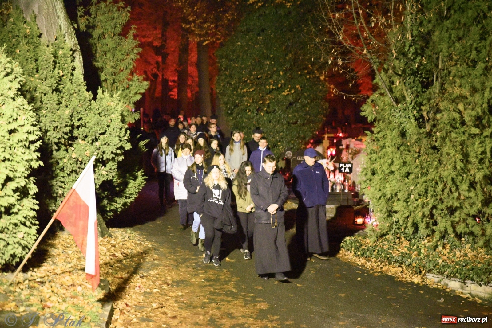 Zdjęcie w galerii na portalu naszraciborz.pl: Modlitwa młodych na raciborskim Jeruzalem wiadomości z regionu