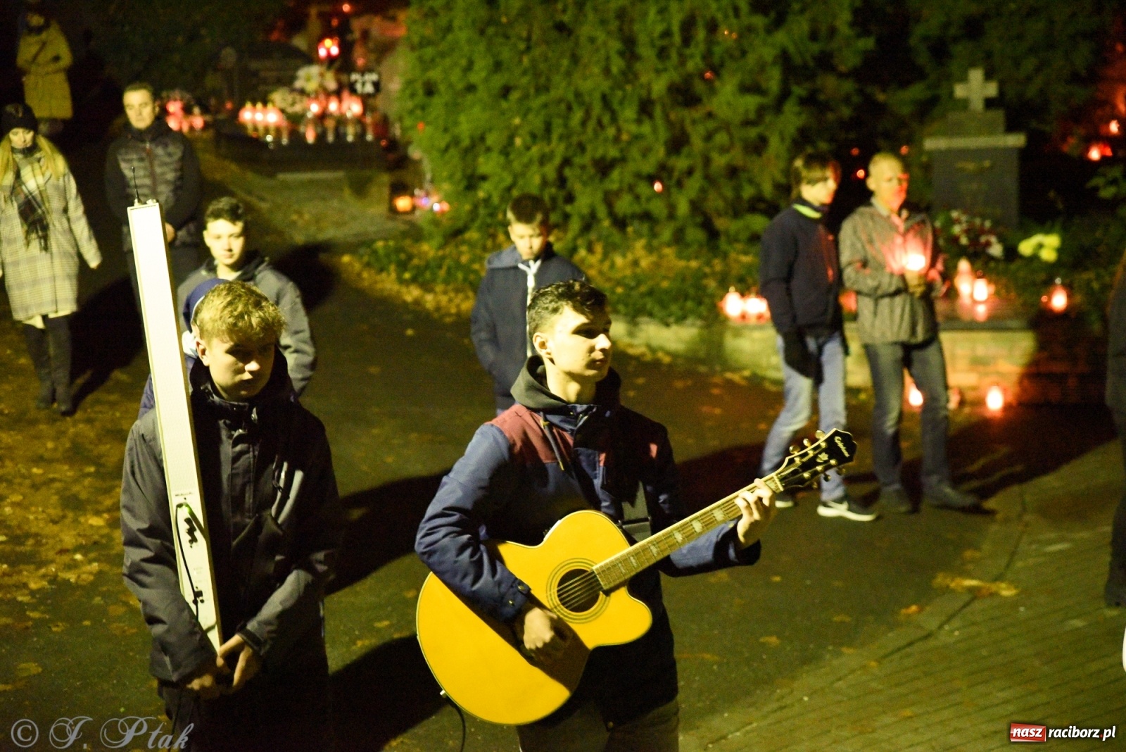 Zdjęcie w galerii na portalu naszraciborz.pl: Modlitwa młodych na raciborskim Jeruzalem wiadomości z regionu