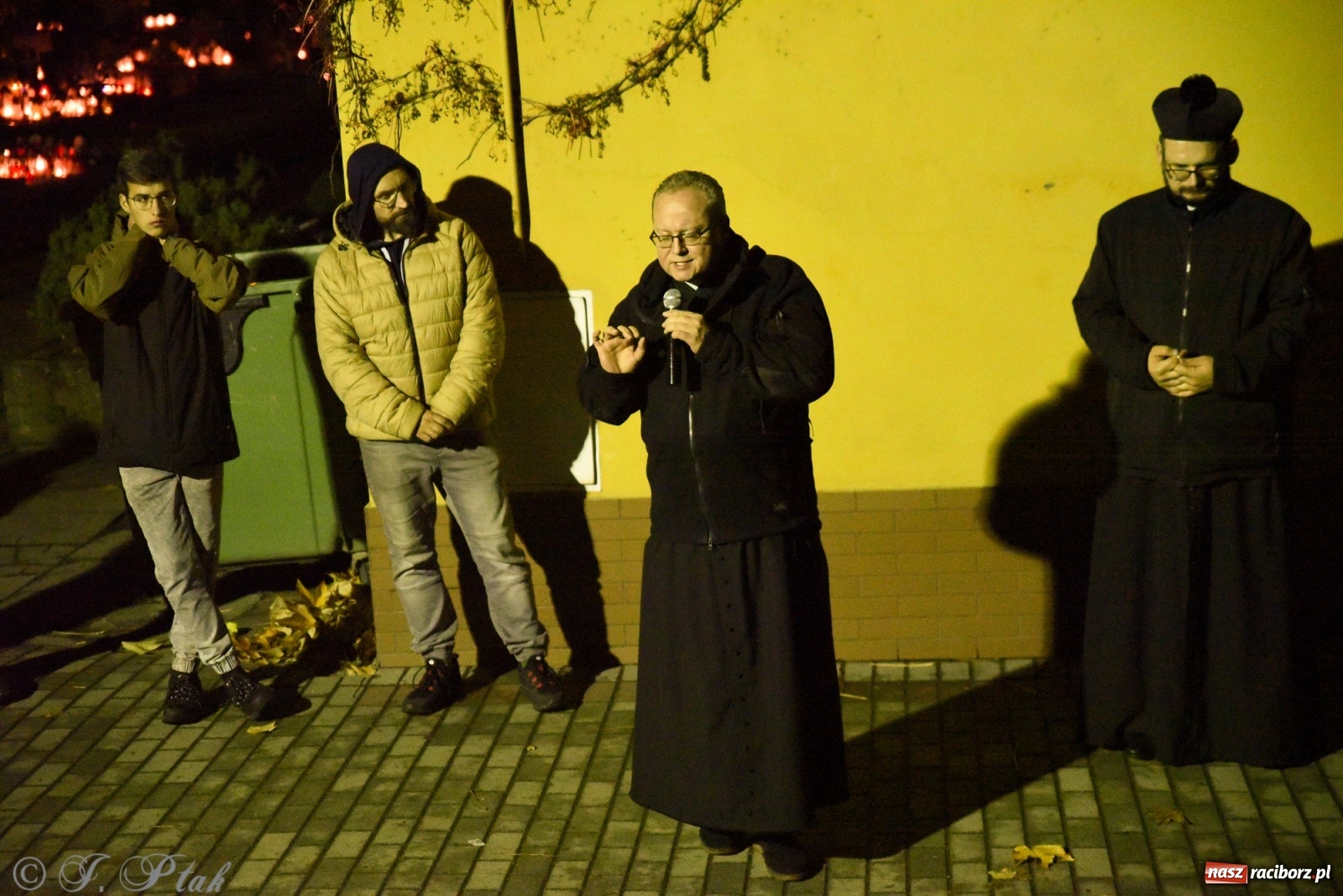 Zdjęcie w galerii na portalu naszraciborz.pl: Modlitwa młodych na raciborskim Jeruzalem wiadomości z regionu