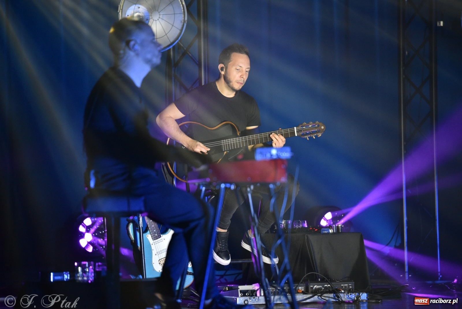 Zdjęcie w galerii na portalu naszraciborz.pl: Andrzej Piaseczny - akustycznie w RCK wiadomości z regionu