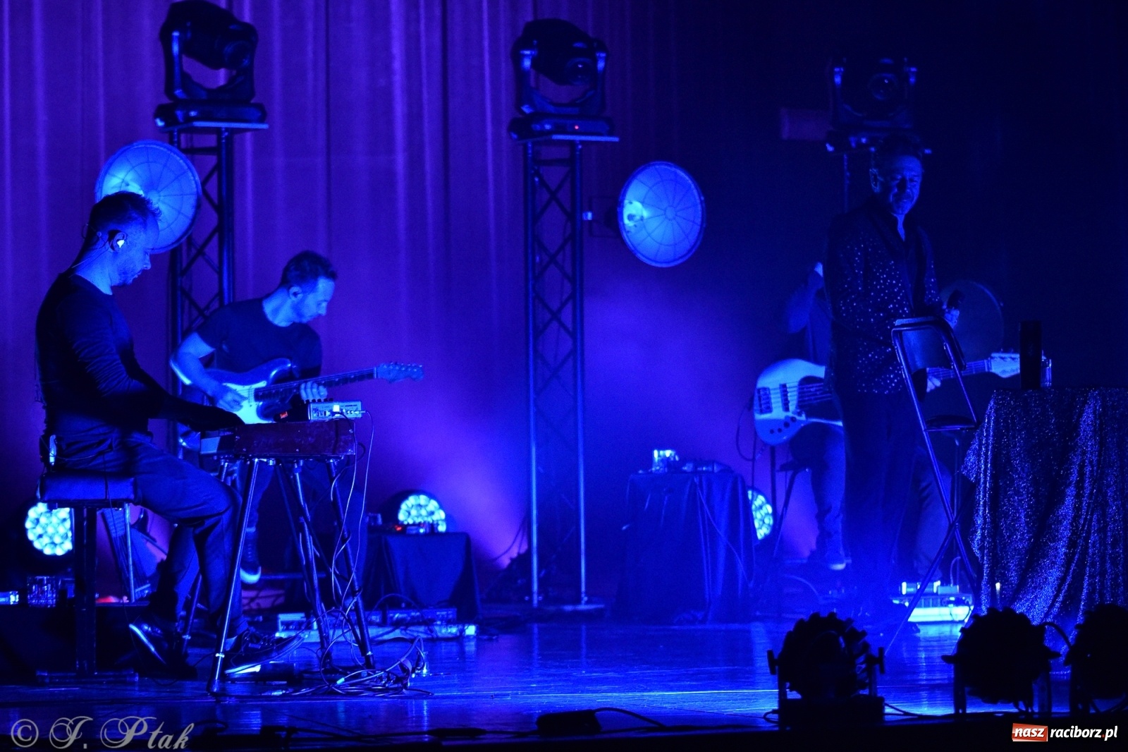 Zdjęcie w galerii na portalu naszraciborz.pl: Andrzej Piaseczny - akustycznie w RCK wiadomości z regionu