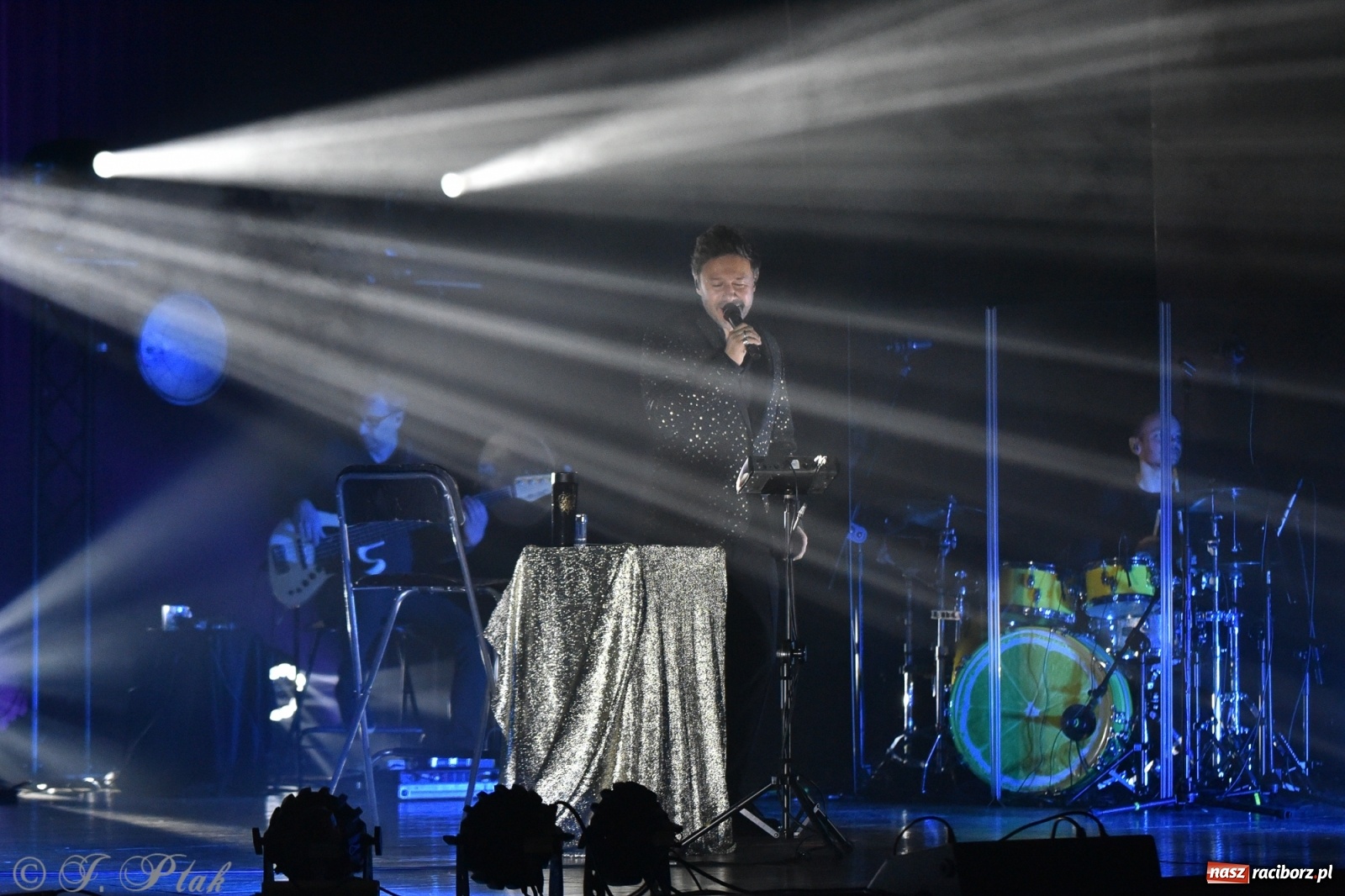 Zdjęcie w galerii na portalu naszraciborz.pl: Andrzej Piaseczny - akustycznie w RCK wiadomości z regionu