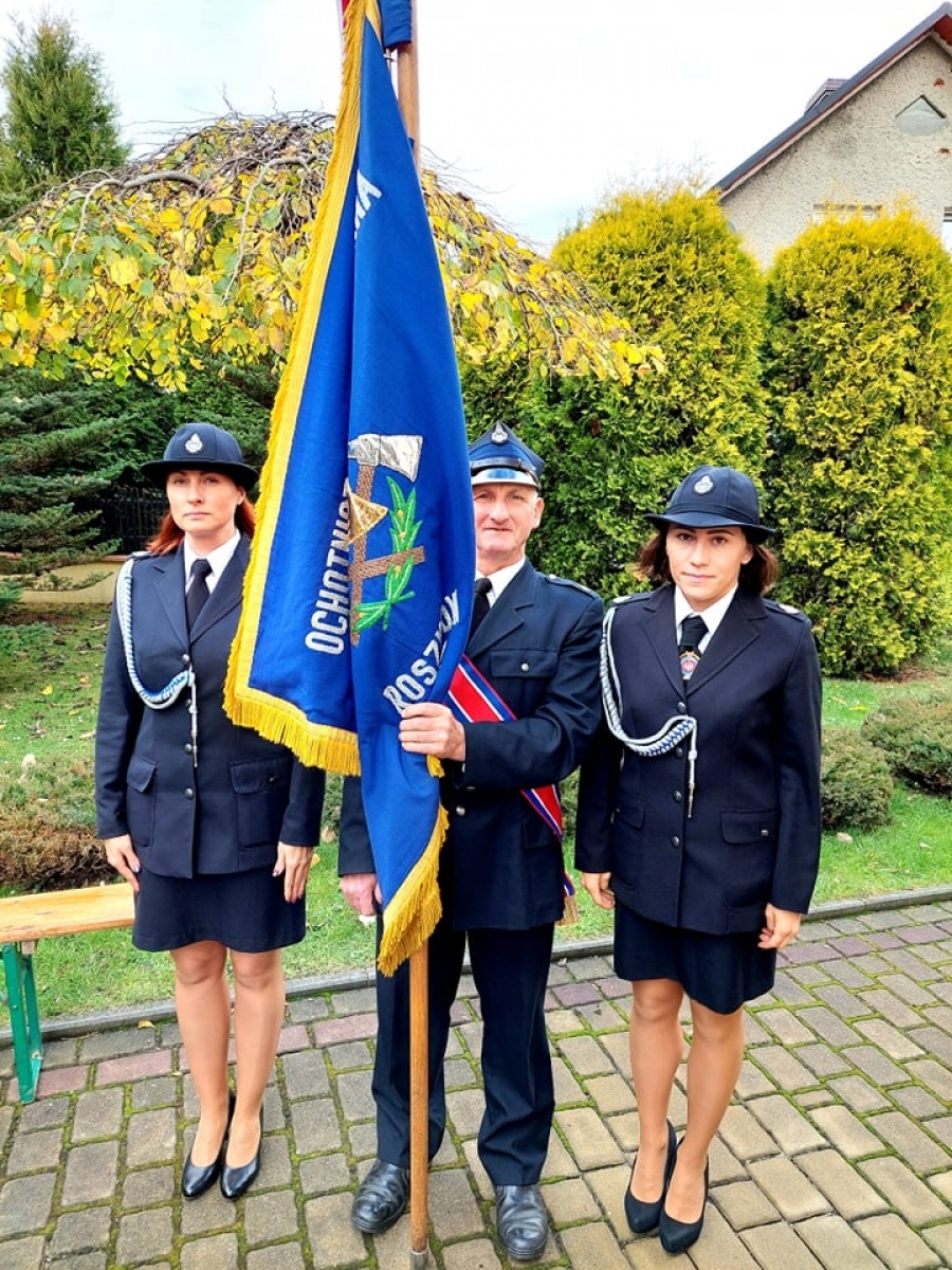 Zdjęcie w galerii na portalu naszraciborz.pl: Ostatnie pożegnanie śp. Bertholda Kollka, wieloletniego naczelnika OSP Roszków wiadomości z regionu