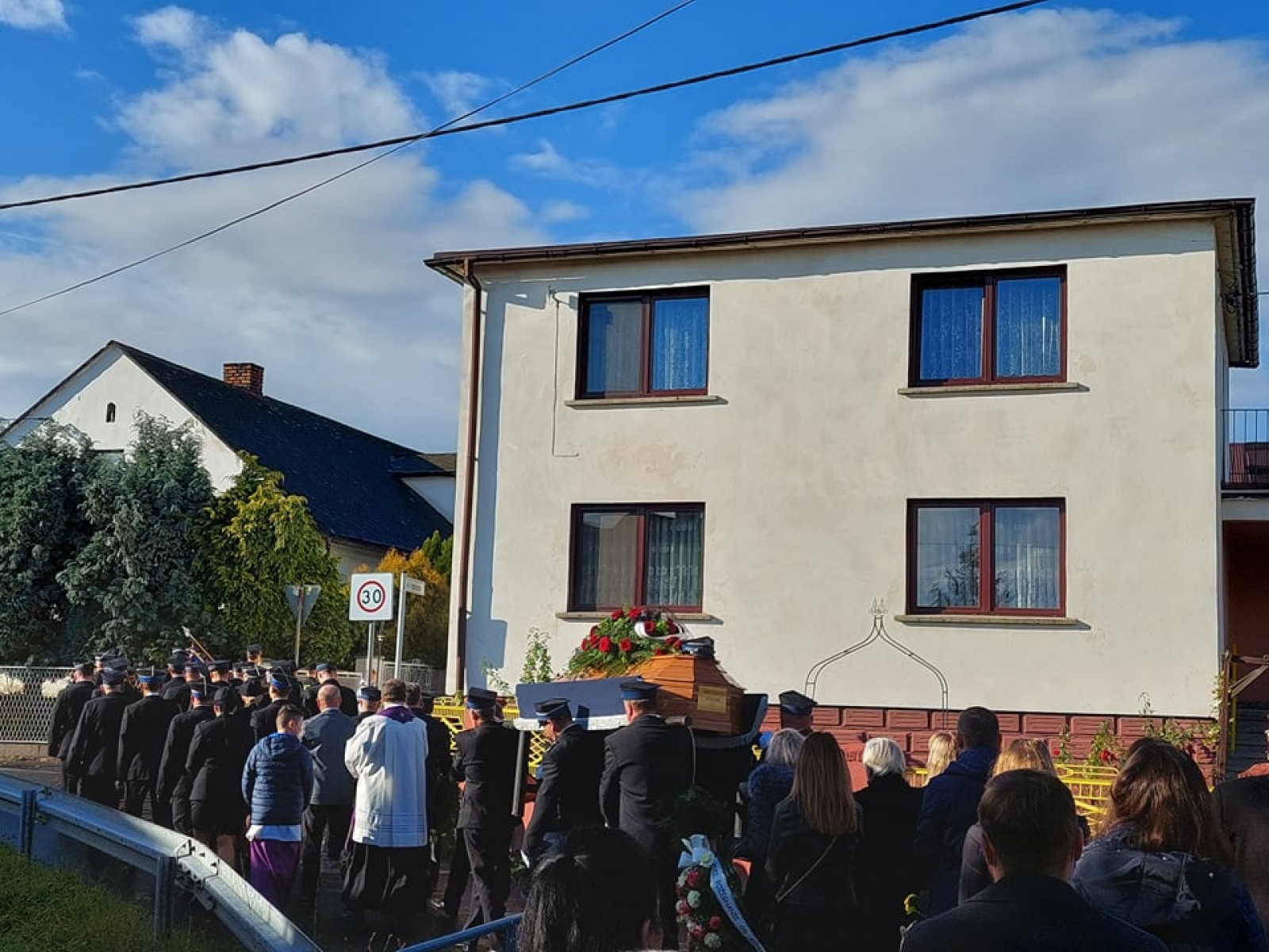 Zdjęcie w galerii na portalu naszraciborz.pl: Ostatnie pożegnanie śp. Bertholda Kollka, wieloletniego naczelnika OSP Roszków wiadomości z regionu