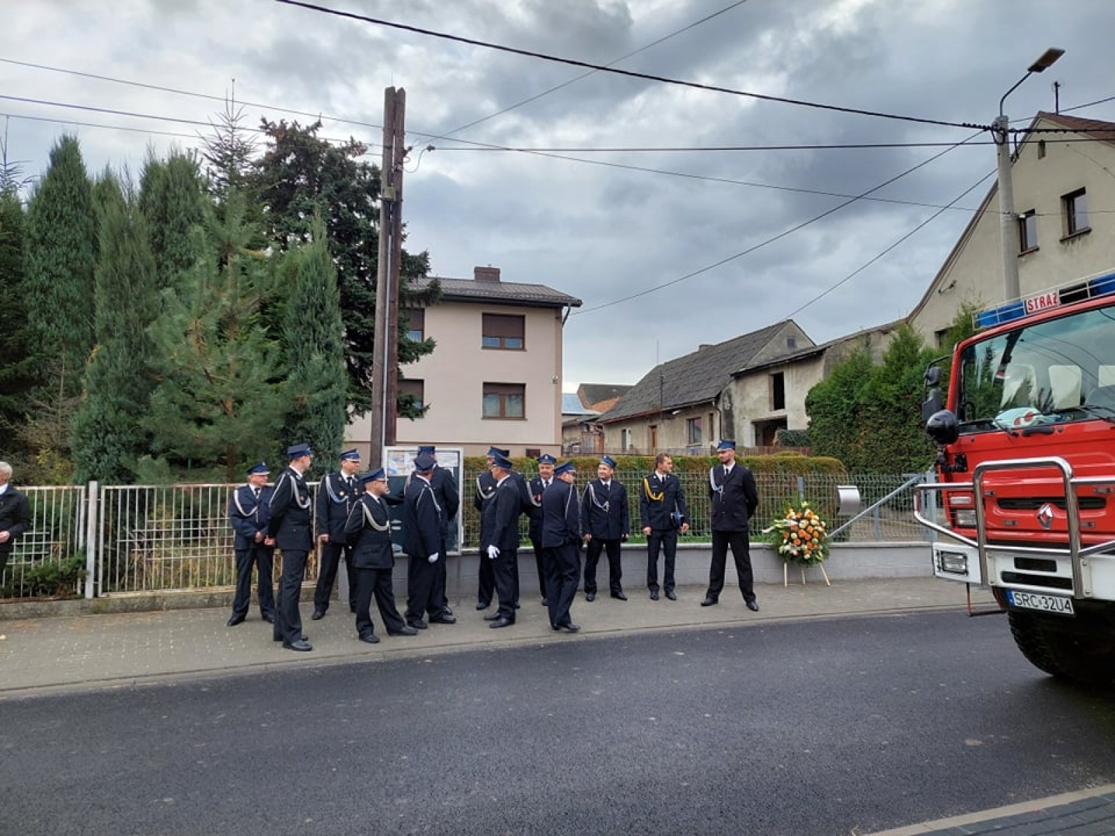 Zdjęcie w galerii na portalu naszraciborz.pl: Ostatnie pożegnanie śp. Bertholda Kollka, wieloletniego naczelnika OSP Roszków wiadomości z regionu