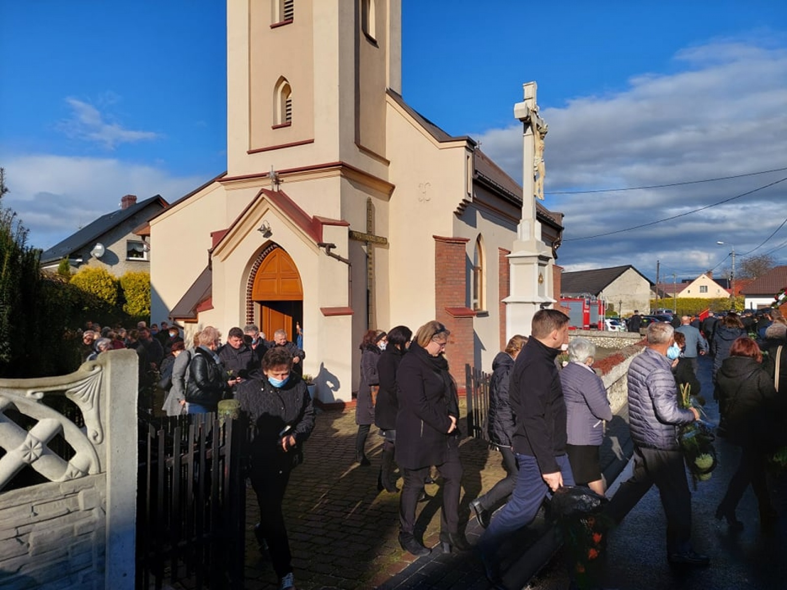 Zdjęcie w galerii na portalu naszraciborz.pl: Ostatnie pożegnanie śp. Bertholda Kollka, wieloletniego naczelnika OSP Roszków wiadomości z regionu