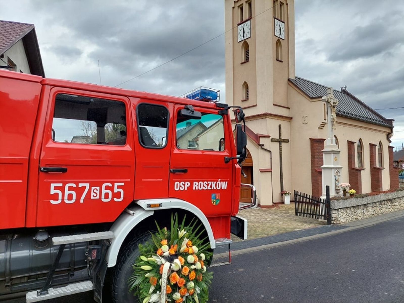Zdjęcie w galerii na portalu naszraciborz.pl: Ostatnie pożegnanie śp. Bertholda Kollka, wieloletniego naczelnika OSP Roszków wiadomości z regionu