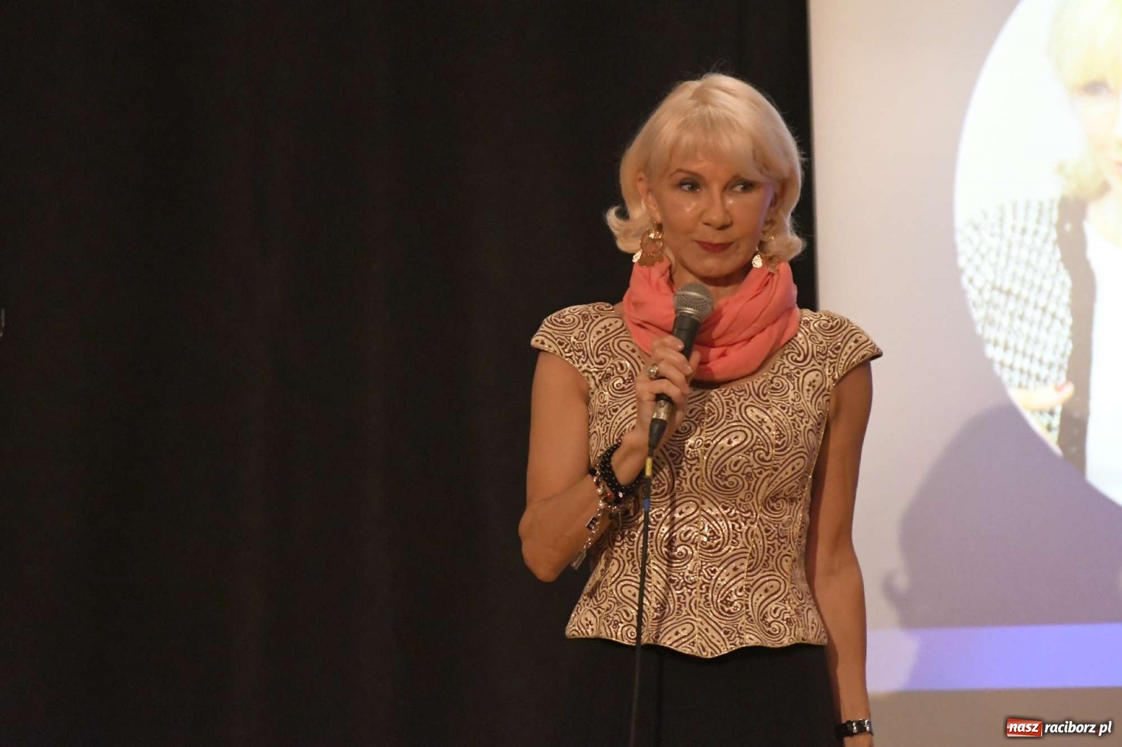 Zdjęcie w galerii na portalu naszraciborz.pl: Maria Magdalena. Wyzwolona kobiecość, odnaleziona boskość - spotkanie autorskie na zamku wiadomości z regionu