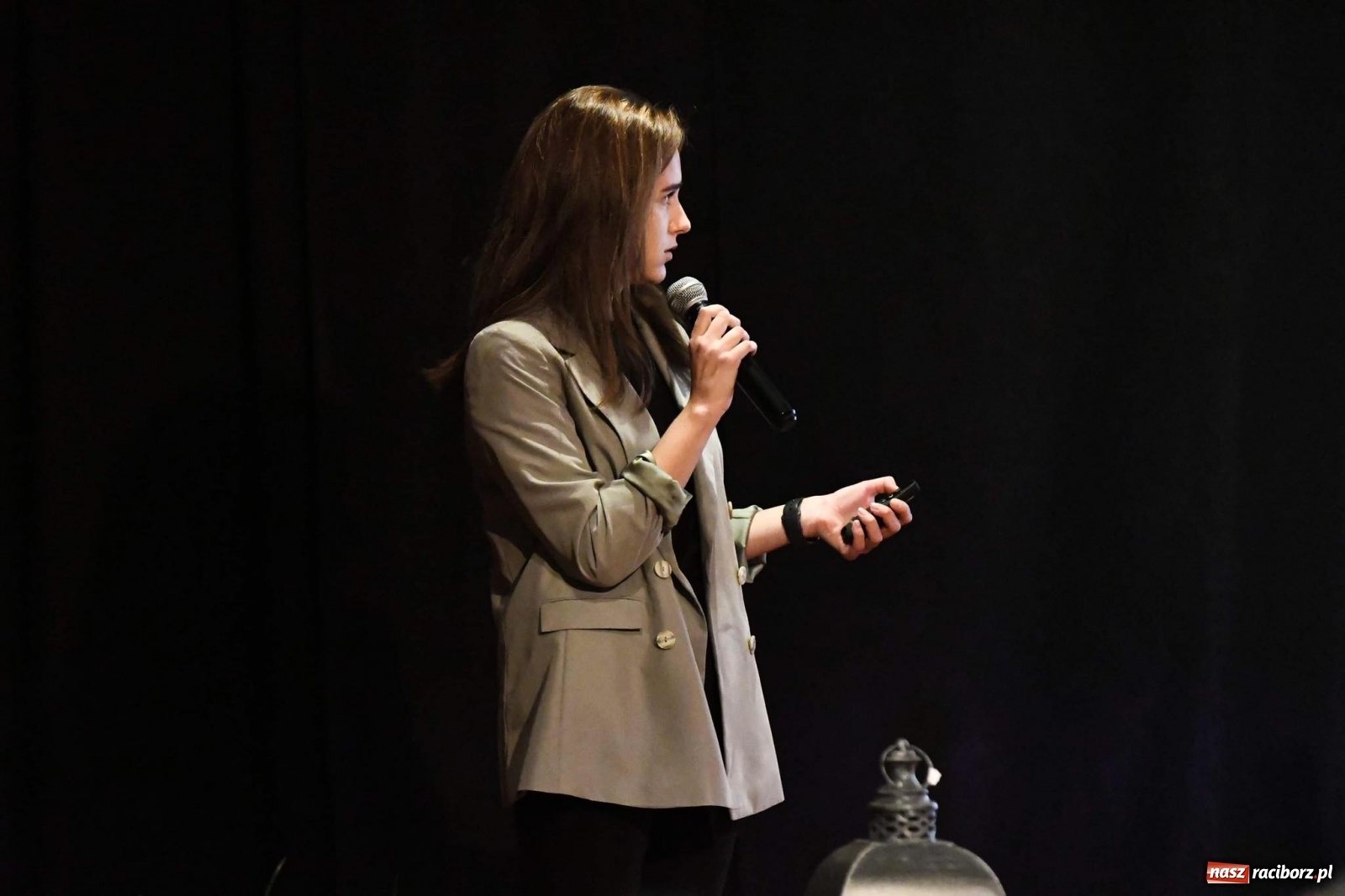 Zdjęcie w galerii na portalu naszraciborz.pl: Maria Magdalena. Wyzwolona kobiecość, odnaleziona boskość - spotkanie autorskie na zamku wiadomości z regionu