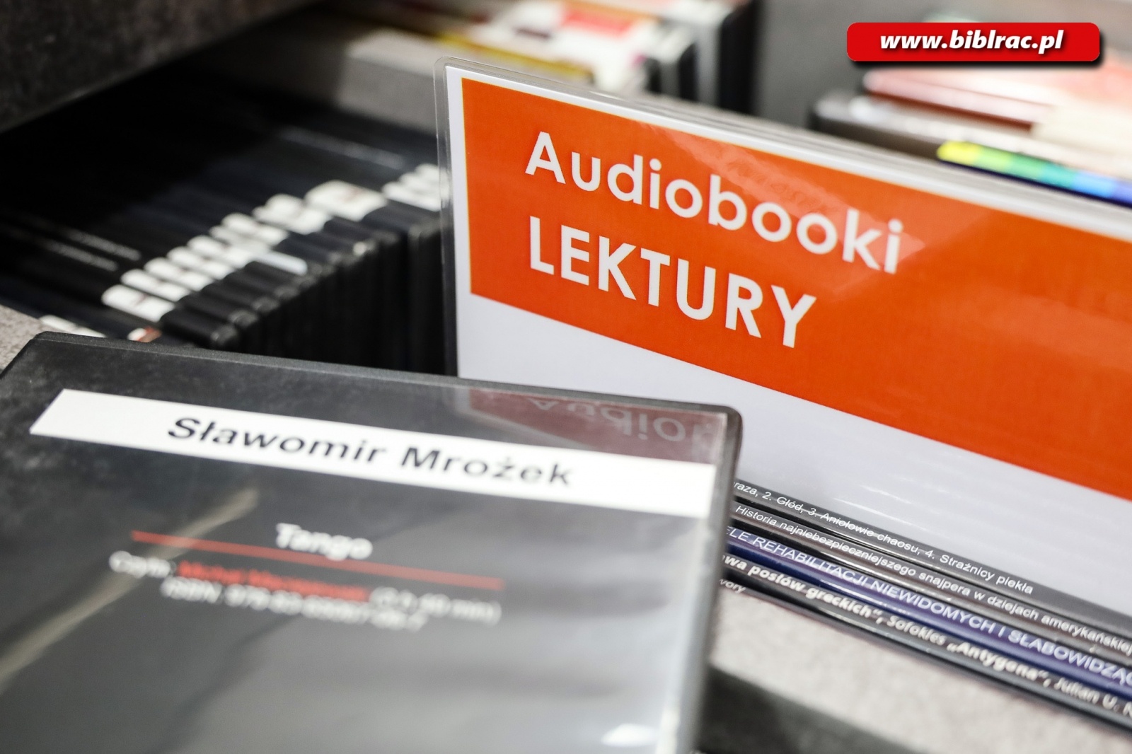 Zdjęcie w galerii na portalu naszraciborz.pl: W bibliotece znajdziesz... audiobooki i DUŻE LITERY wiadomości z regionu