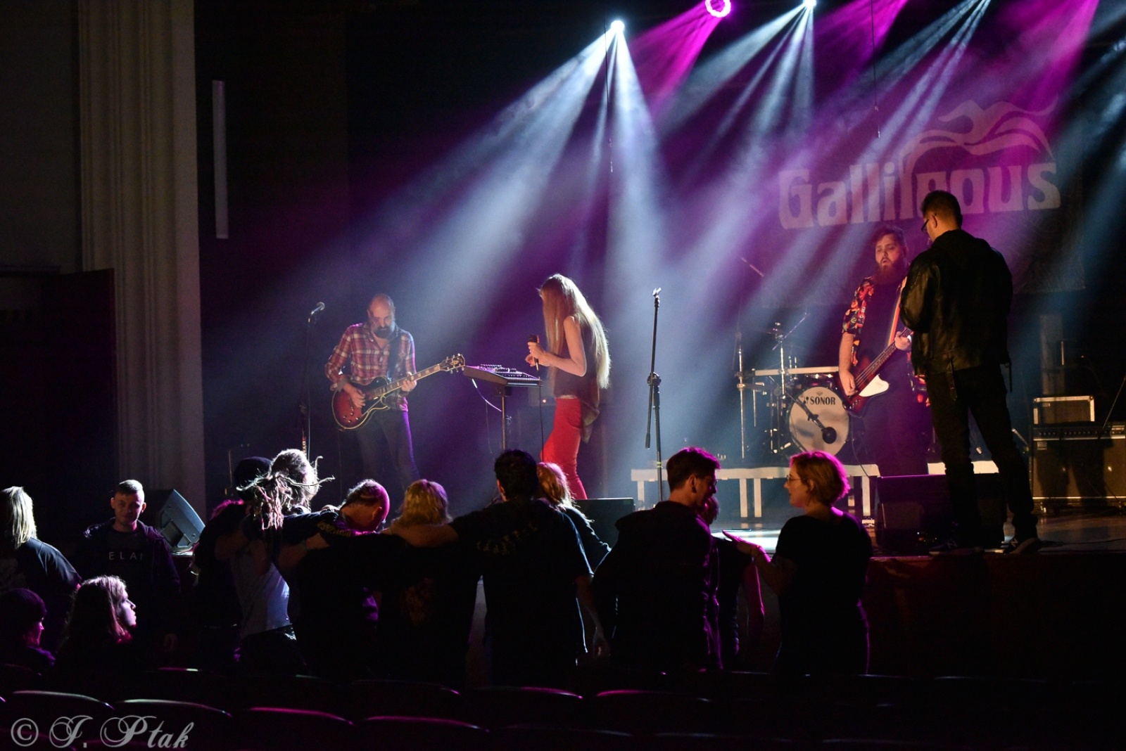 Zdjęcie w galerii na portalu naszraciborz.pl: RoCK UP. Mocne brzmienie w raciborskim wydaniu [FOTO] wiadomości z regionu