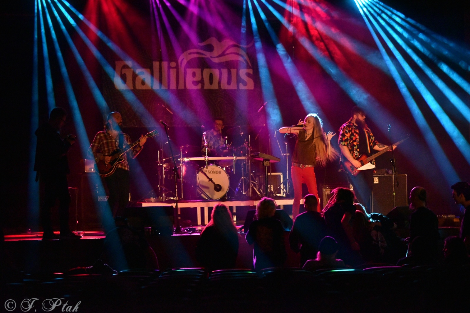 Zdjęcie w galerii na portalu naszraciborz.pl: RoCK UP. Mocne brzmienie w raciborskim wydaniu [FOTO] wiadomości z regionu