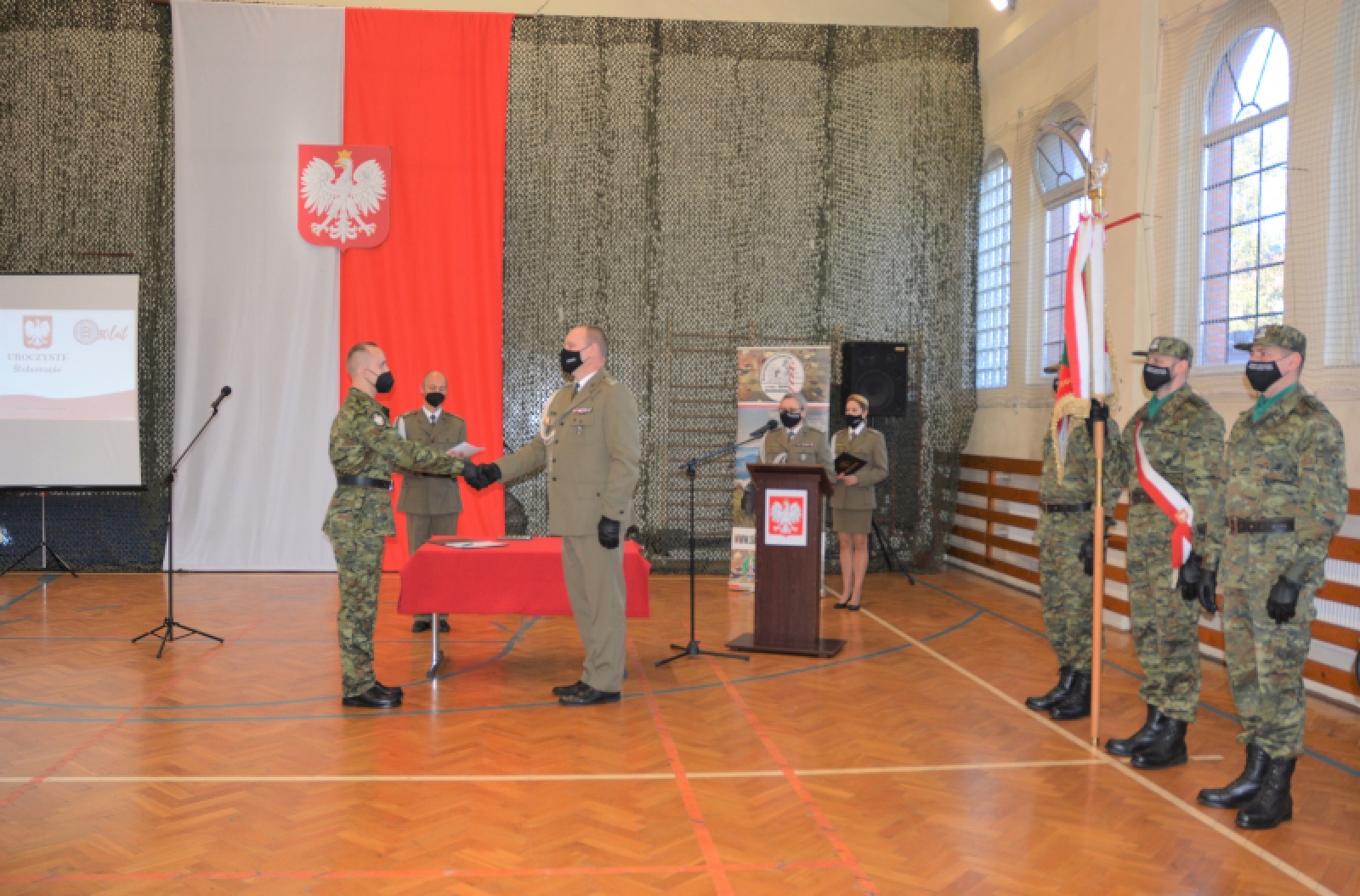 Zdjęcie w galerii na portalu naszraciborz.pl: Wyjątkowe ślubowanie u śląskich pograniczników w Raciborzu wiadomości z regionu