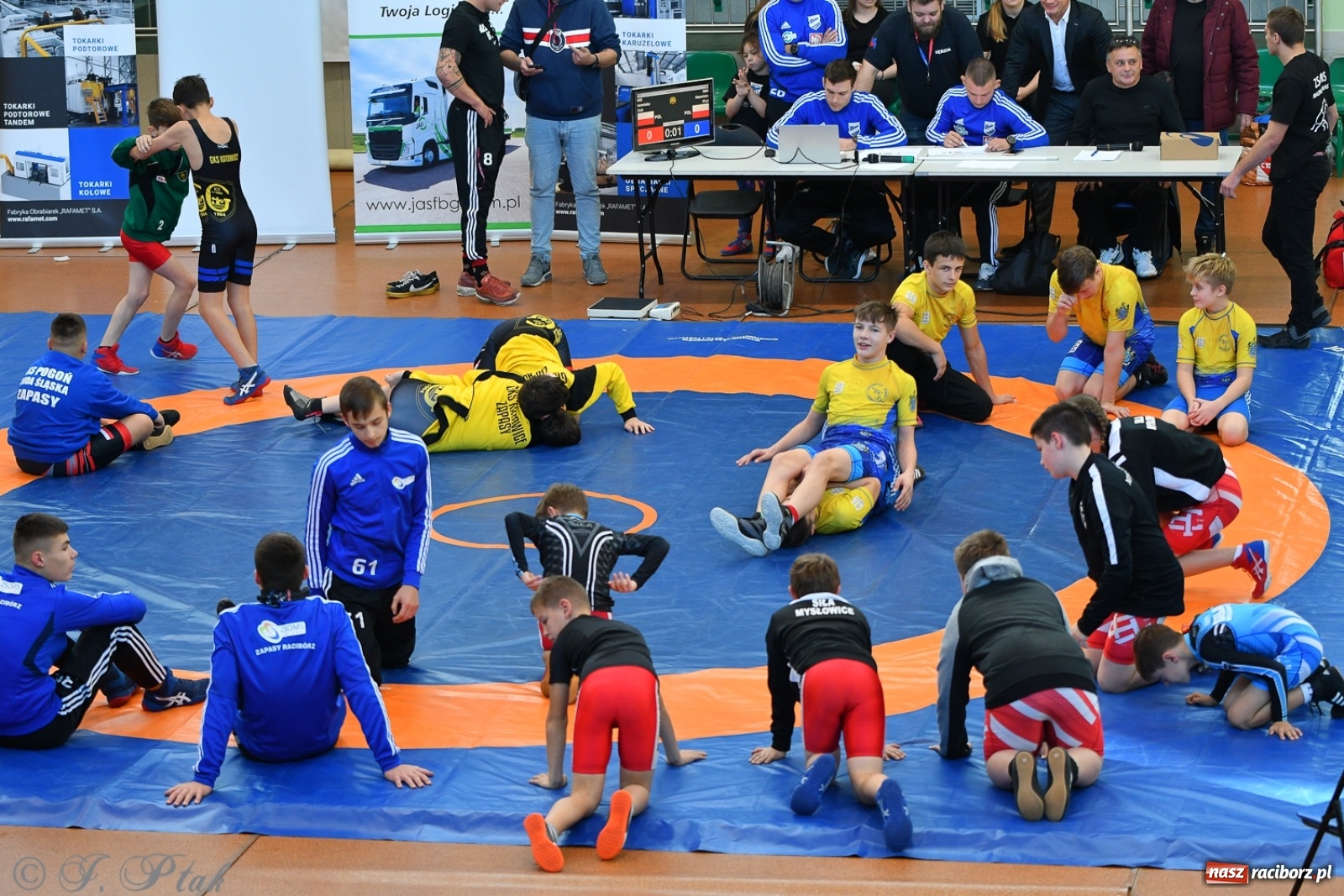 Zdjęcie w galerii na portalu naszraciborz.pl: Zapaśnicza Unia Racibórz świętuje 75-lecie klubu wiadomości z regionu