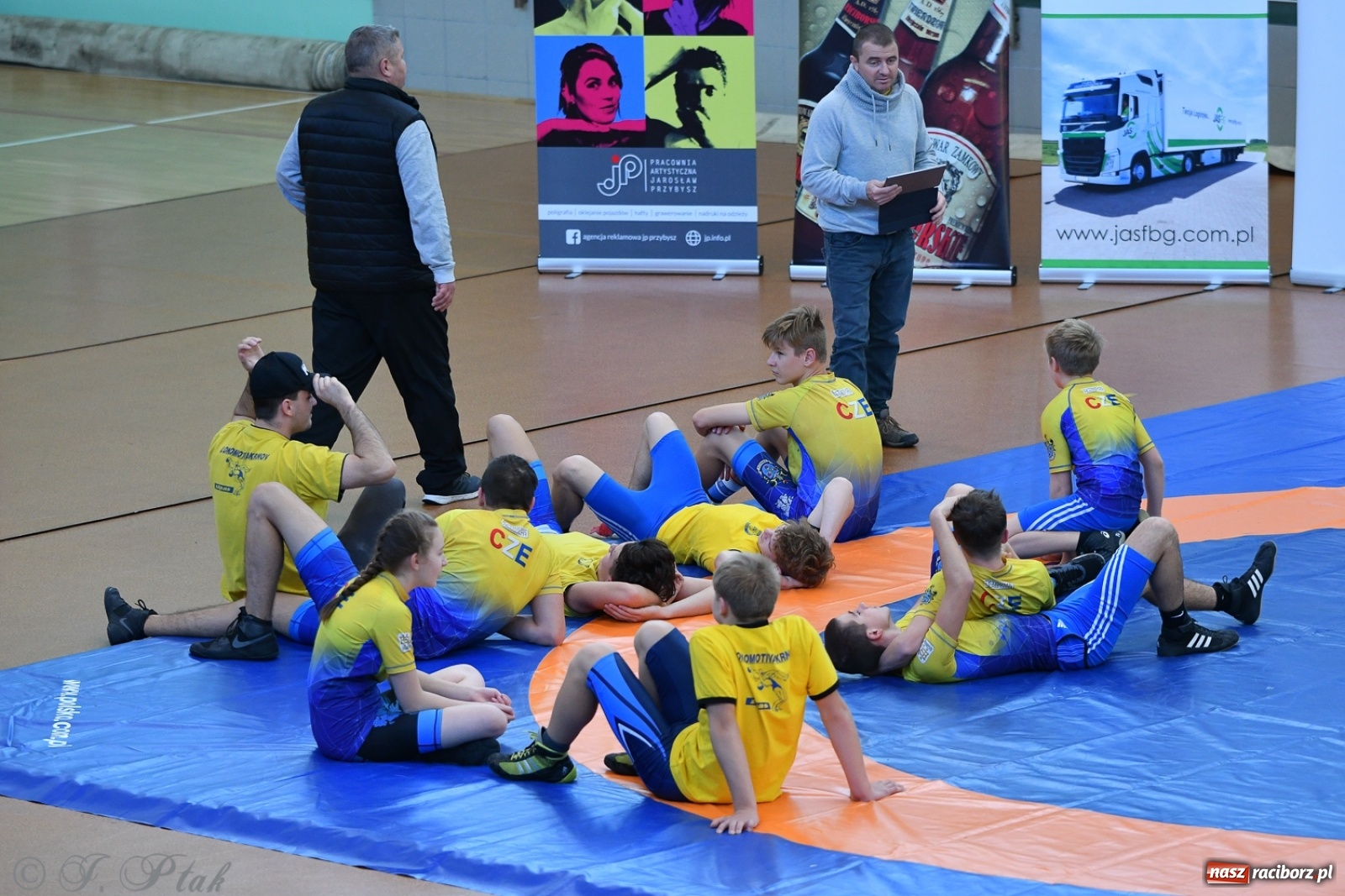 Zdjęcie w galerii na portalu naszraciborz.pl: Zapaśnicza Unia Racibórz świętuje 75-lecie klubu wiadomości z regionu