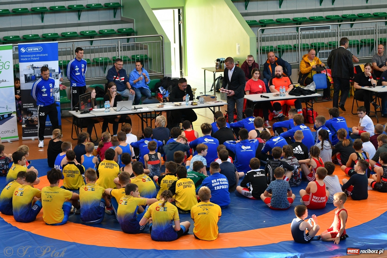 Zdjęcie w galerii na portalu naszraciborz.pl: Zapaśnicza Unia Racibórz świętuje 75-lecie klubu wiadomości z regionu