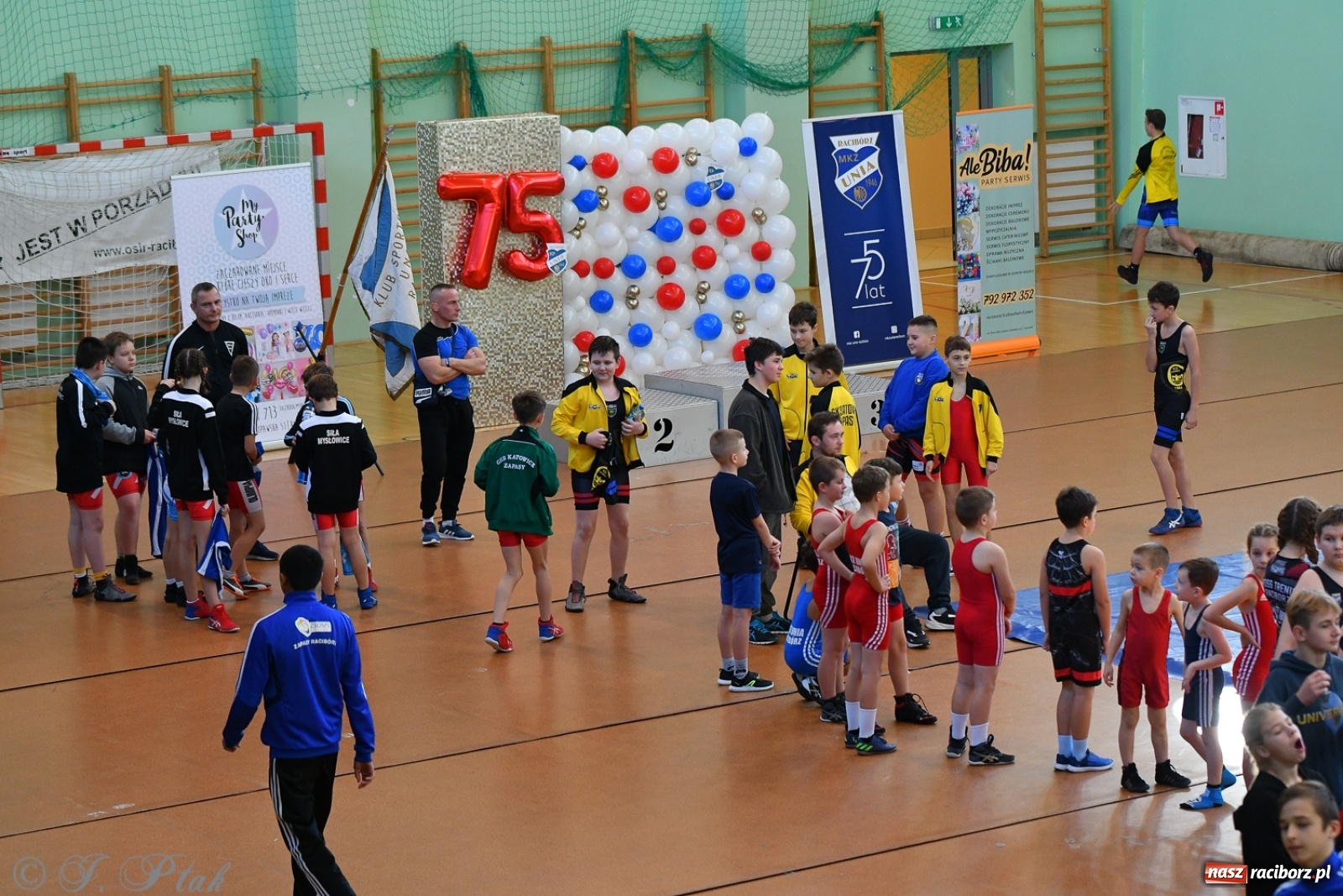 Zdjęcie w galerii na portalu naszraciborz.pl: Zapaśnicza Unia Racibórz świętuje 75-lecie klubu wiadomości z regionu