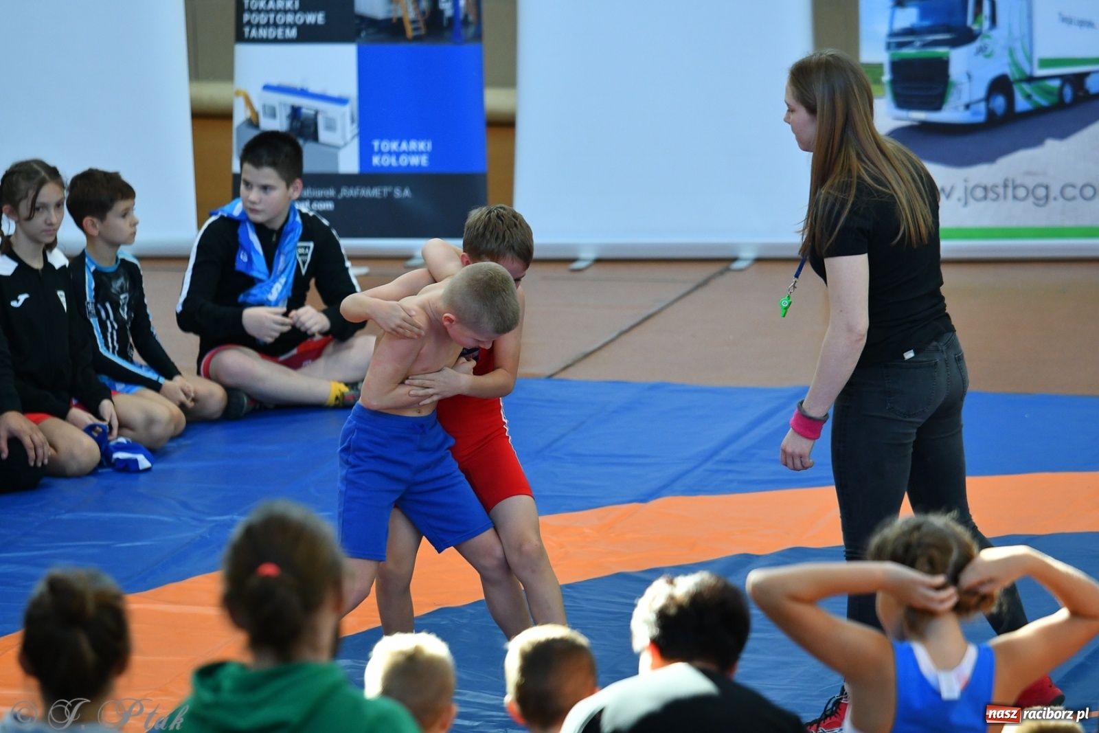 Zdjęcie w galerii na portalu naszraciborz.pl: Zapaśnicza Unia Racibórz świętuje 75-lecie klubu wiadomości z regionu