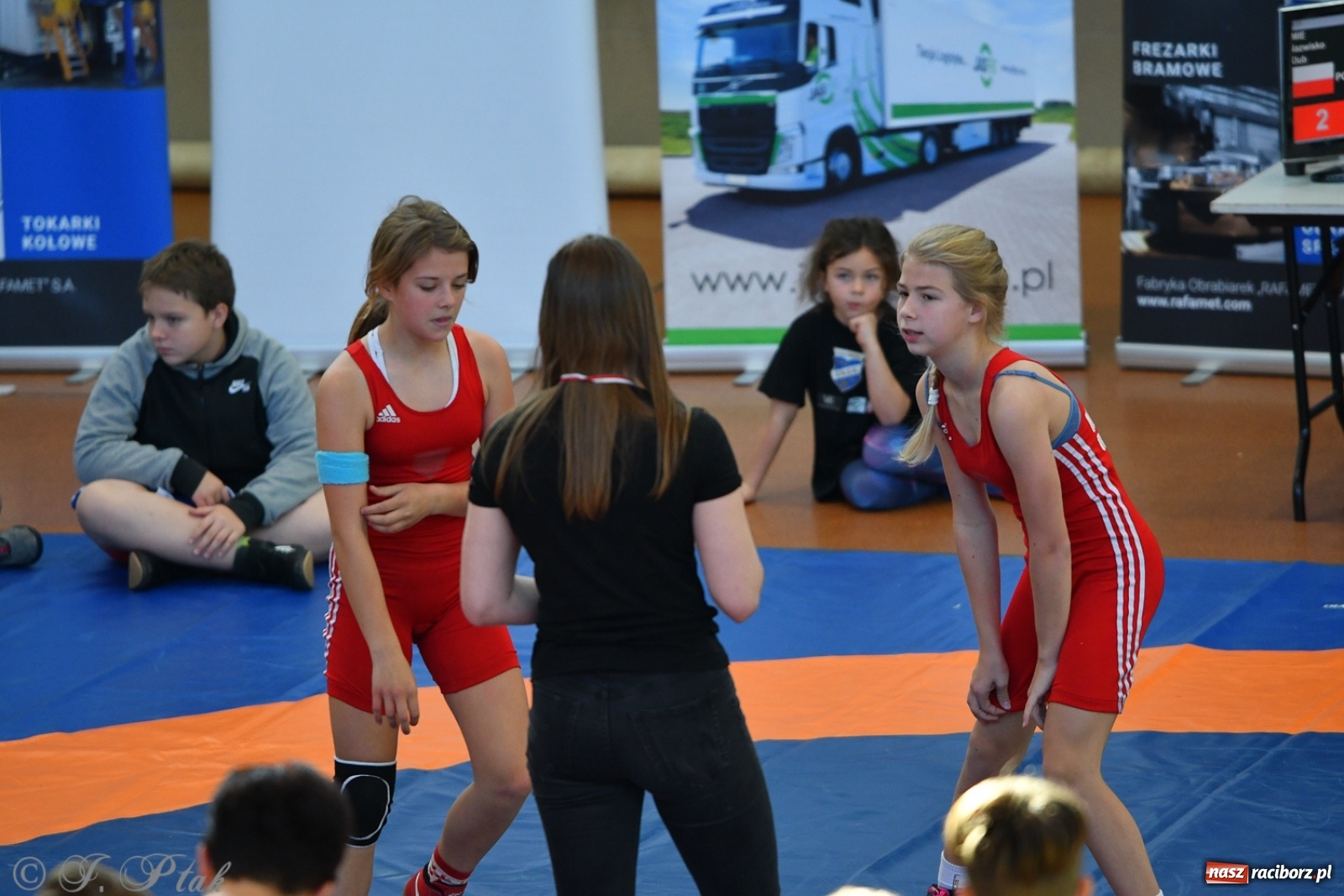 Zdjęcie w galerii na portalu naszraciborz.pl: Zapaśnicza Unia Racibórz świętuje 75-lecie klubu wiadomości z regionu