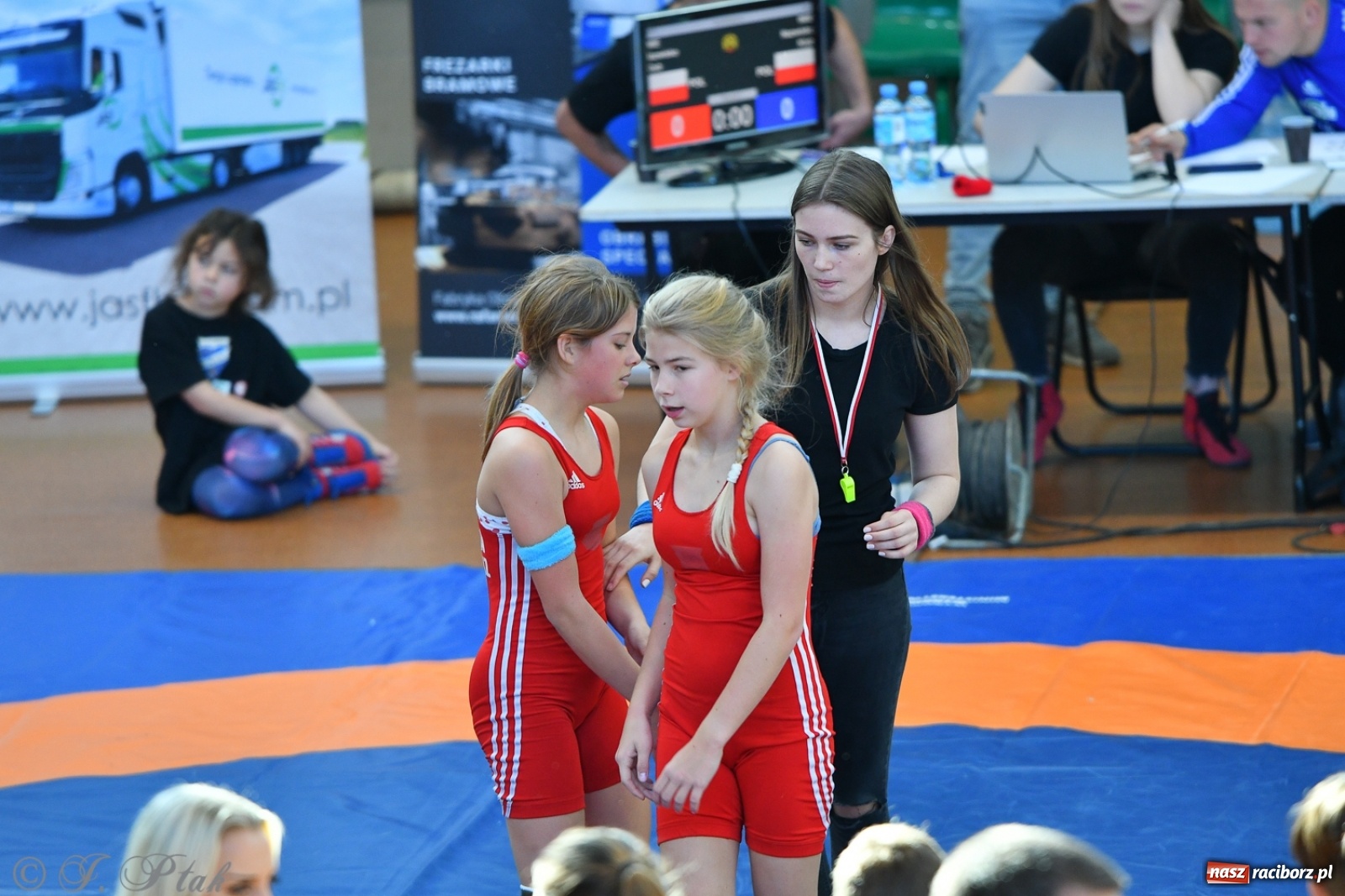 Zdjęcie w galerii na portalu naszraciborz.pl: Zapaśnicza Unia Racibórz świętuje 75-lecie klubu wiadomości z regionu