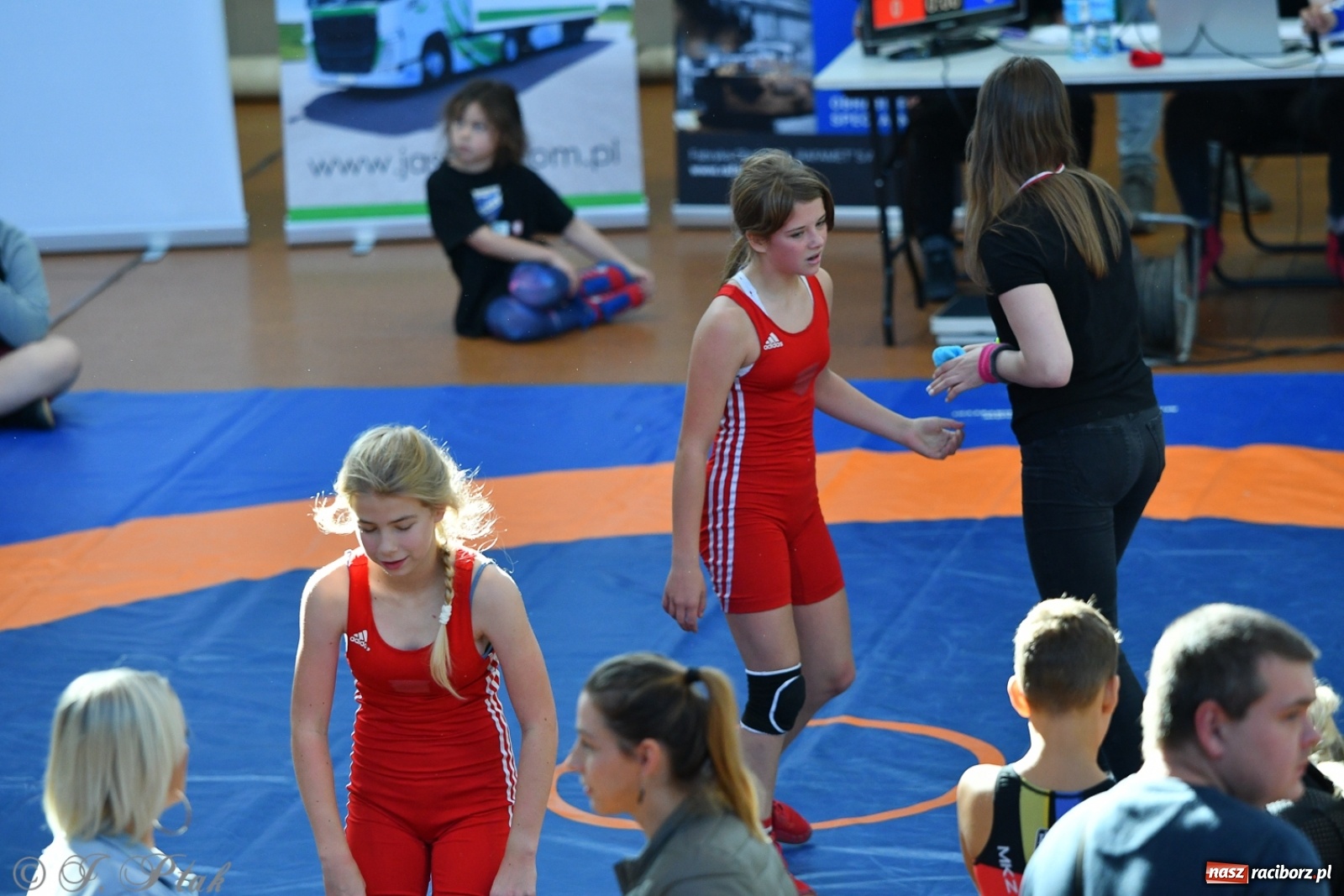 Zdjęcie w galerii na portalu naszraciborz.pl: Zapaśnicza Unia Racibórz świętuje 75-lecie klubu wiadomości z regionu