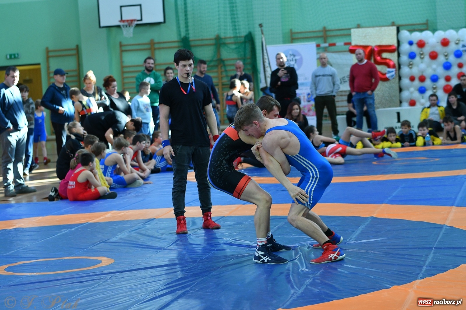 Zdjęcie w galerii na portalu naszraciborz.pl: Zapaśnicza Unia Racibórz świętuje 75-lecie klubu wiadomości z regionu