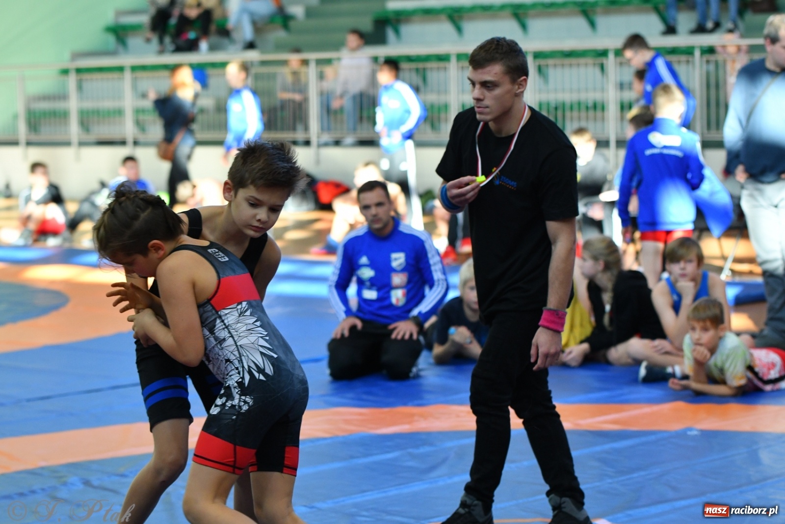 Zdjęcie w galerii na portalu naszraciborz.pl: Zapaśnicza Unia Racibórz świętuje 75-lecie klubu wiadomości z regionu