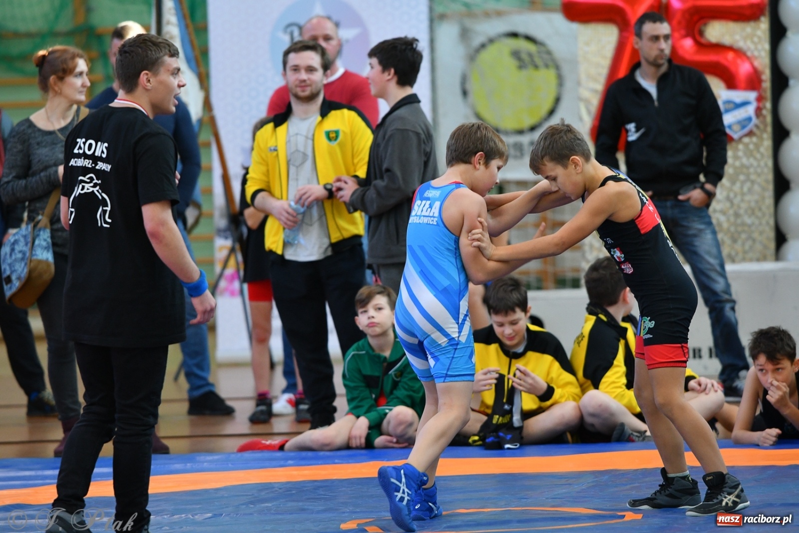 Zdjęcie w galerii na portalu naszraciborz.pl: Zapaśnicza Unia Racibórz świętuje 75-lecie klubu wiadomości z regionu