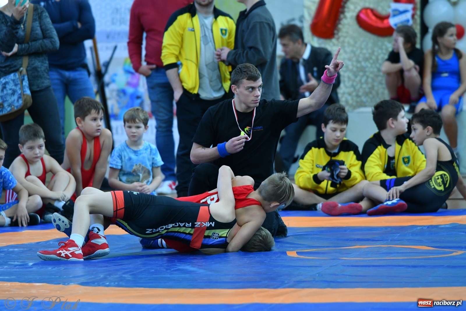 Zdjęcie w galerii na portalu naszraciborz.pl: Zapaśnicza Unia Racibórz świętuje 75-lecie klubu wiadomości z regionu