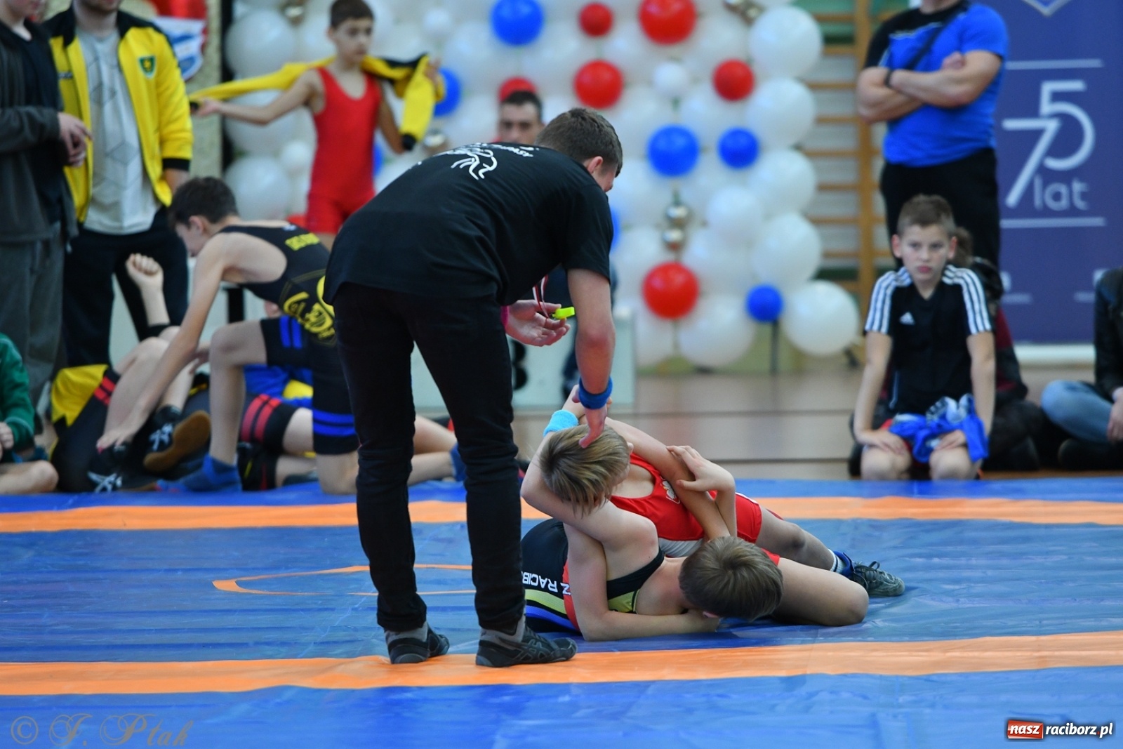 Zdjęcie w galerii na portalu naszraciborz.pl: Zapaśnicza Unia Racibórz świętuje 75-lecie klubu wiadomości z regionu